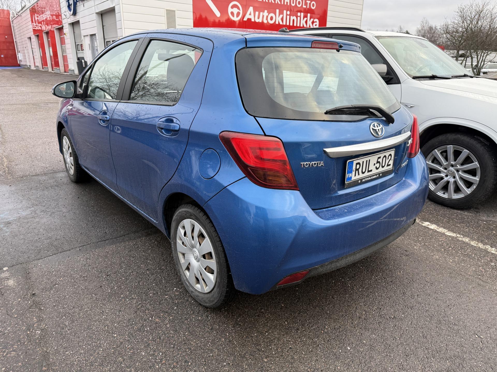 TOYOTA Yaris 2014