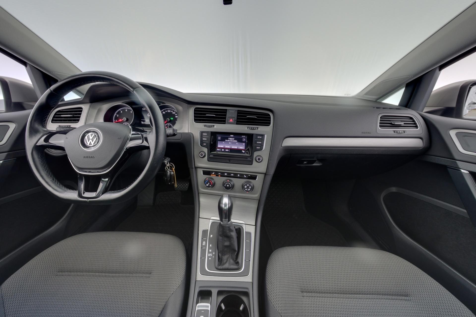 VOLKSWAGEN Golf 2015