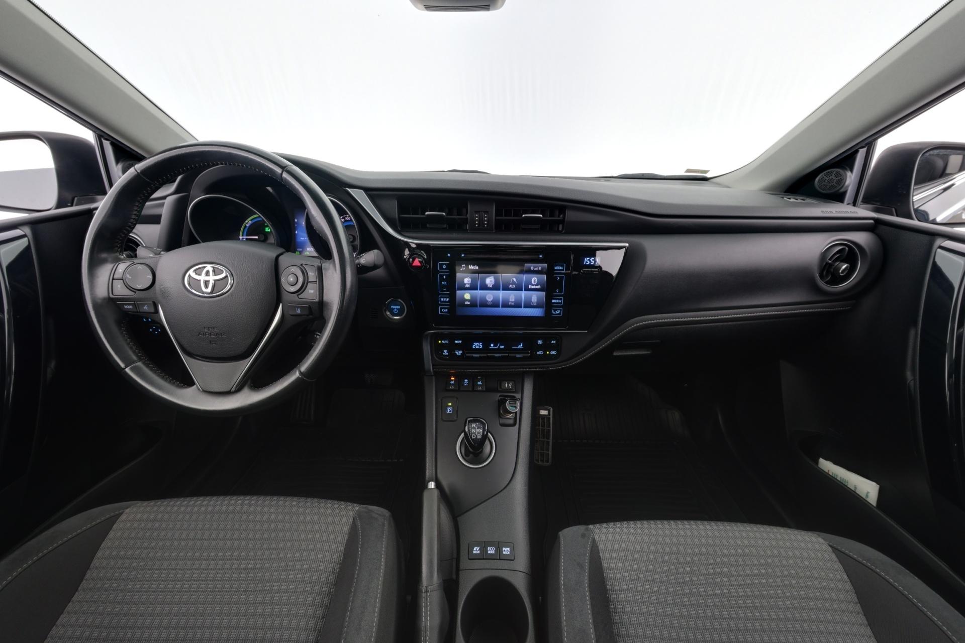 TOYOTA Auris 2017