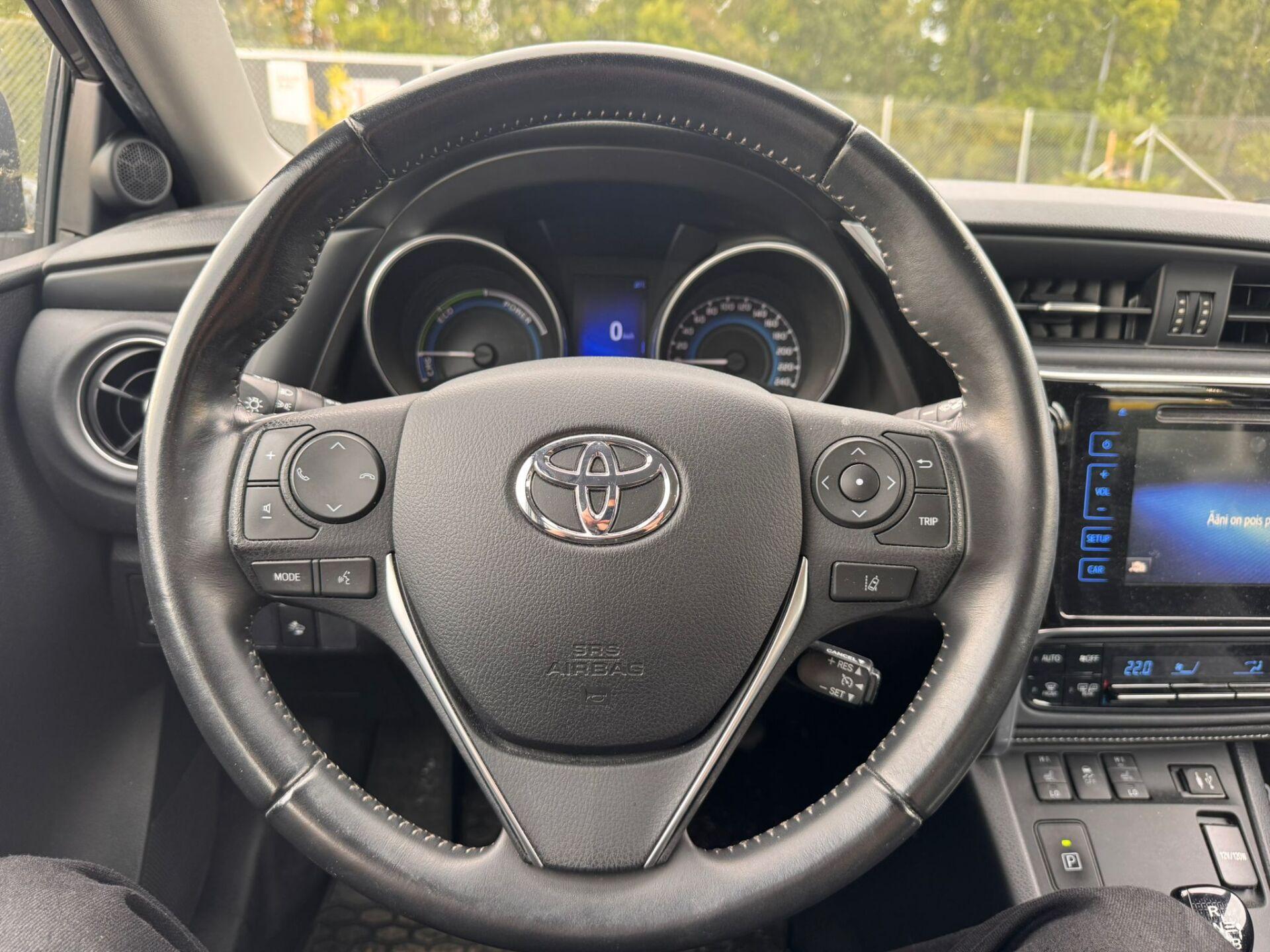 TOYOTA Auris 2017