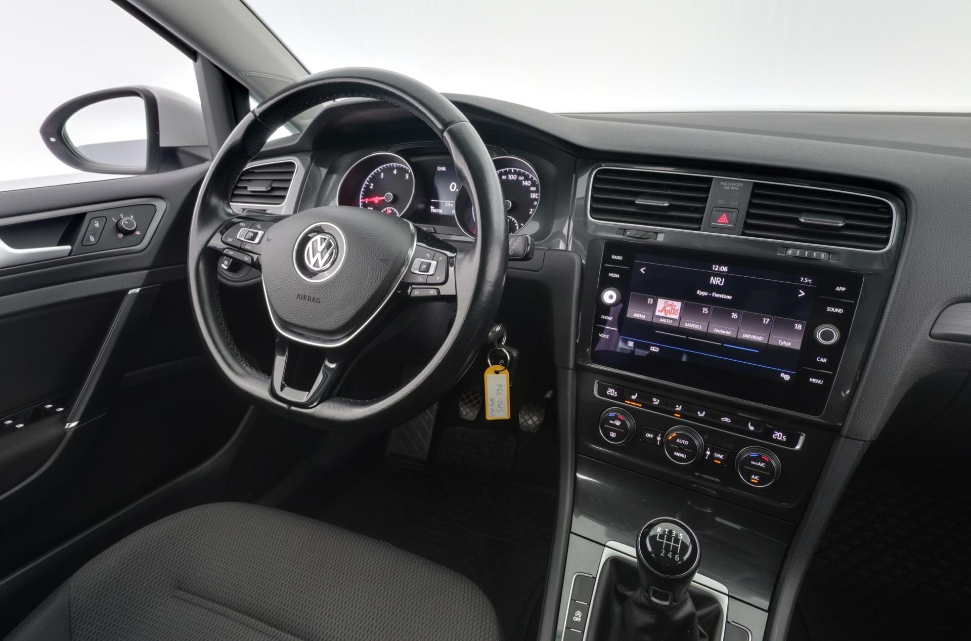 VOLKSWAGEN Golf 2017