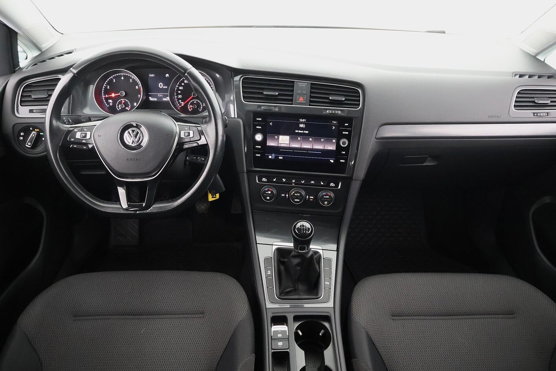 VOLKSWAGEN Golf 2017