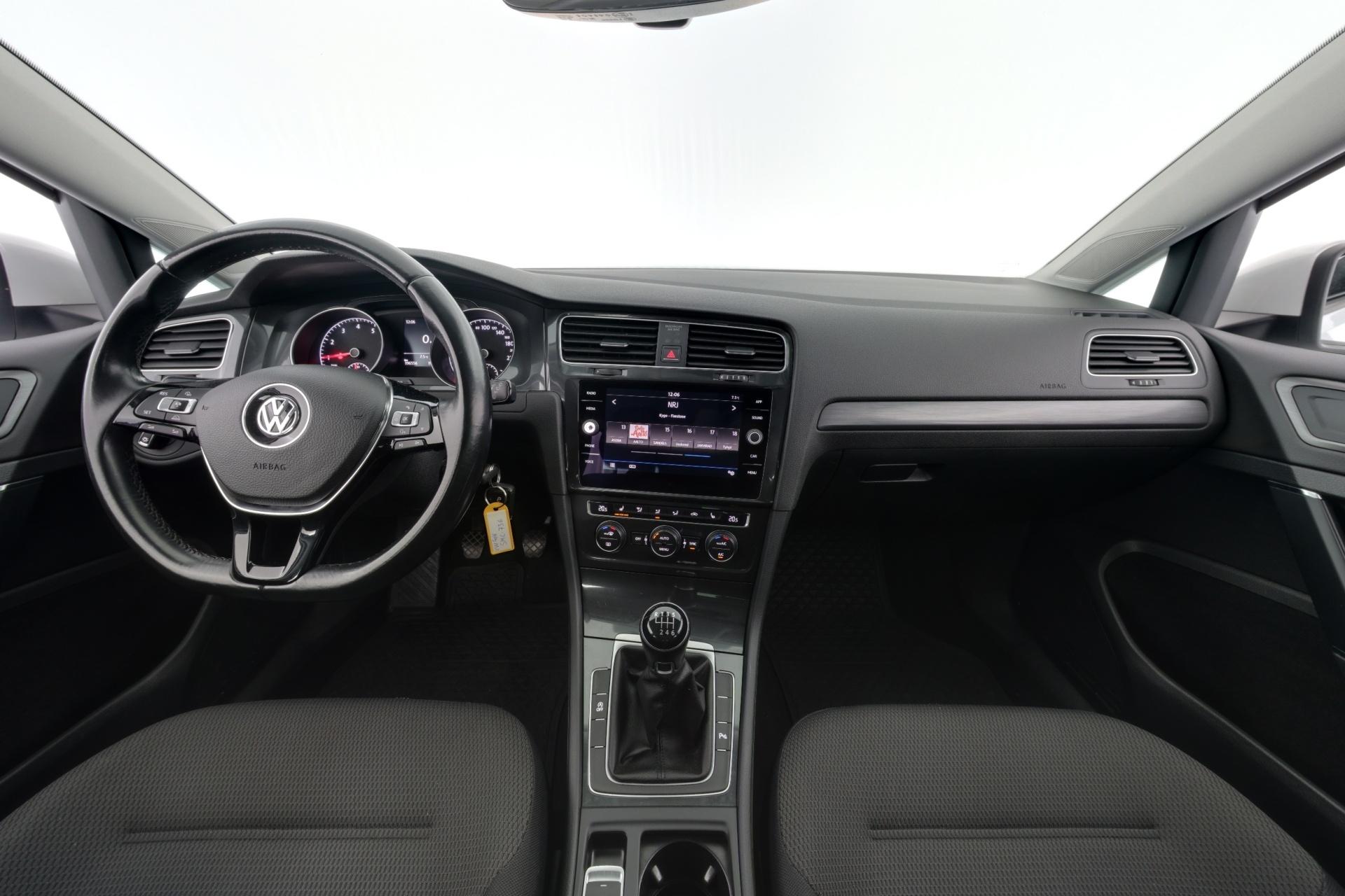 VOLKSWAGEN Golf 2017