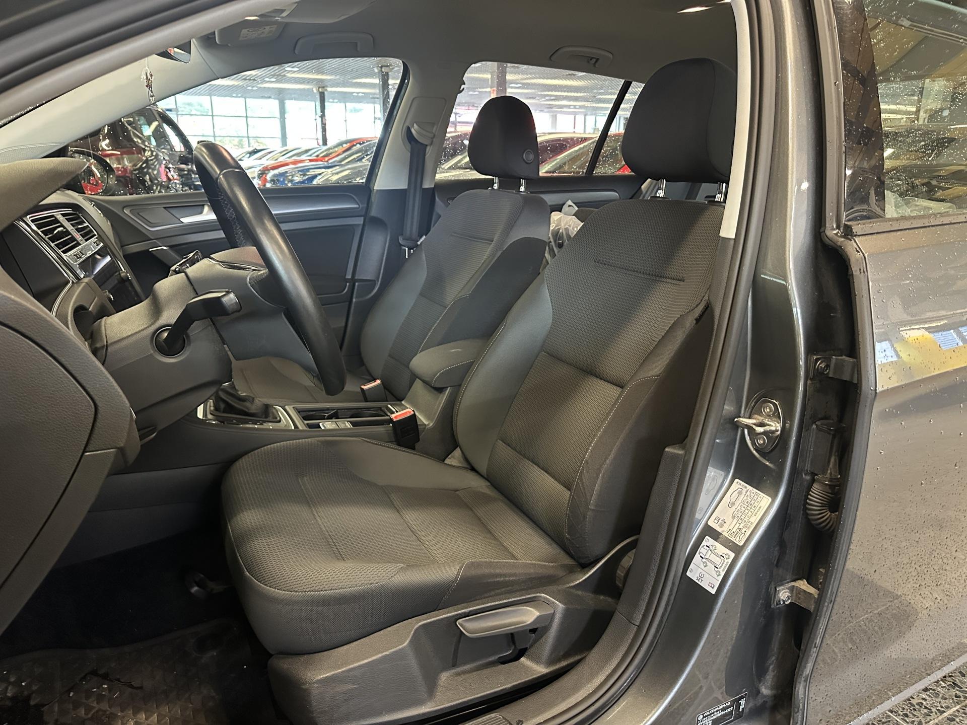 VOLKSWAGEN Golf 2017