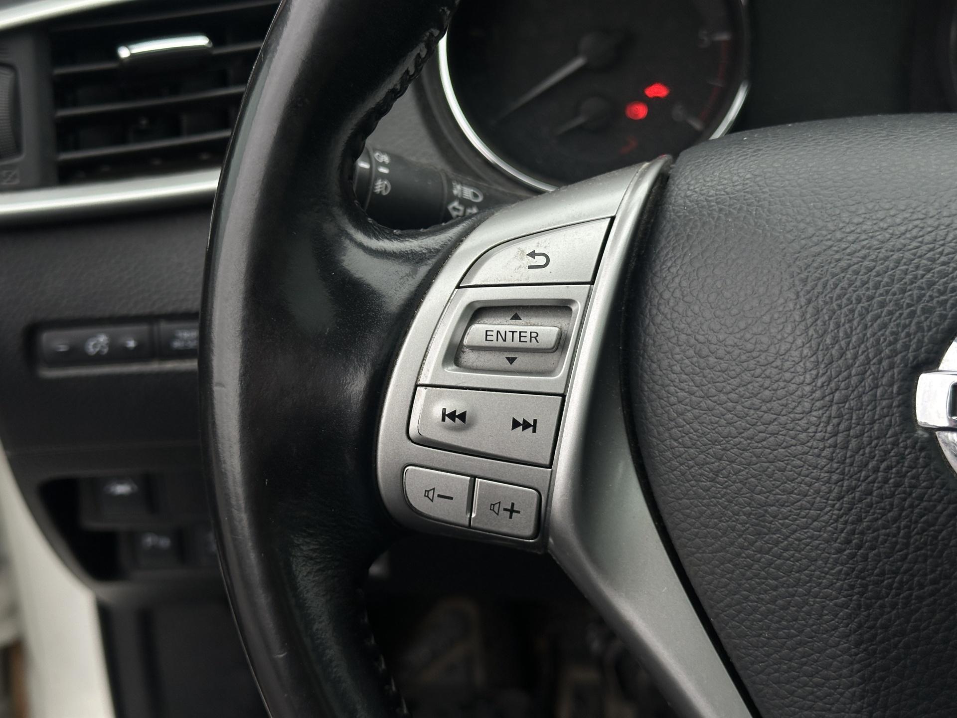 NISSAN Qashqai 2015