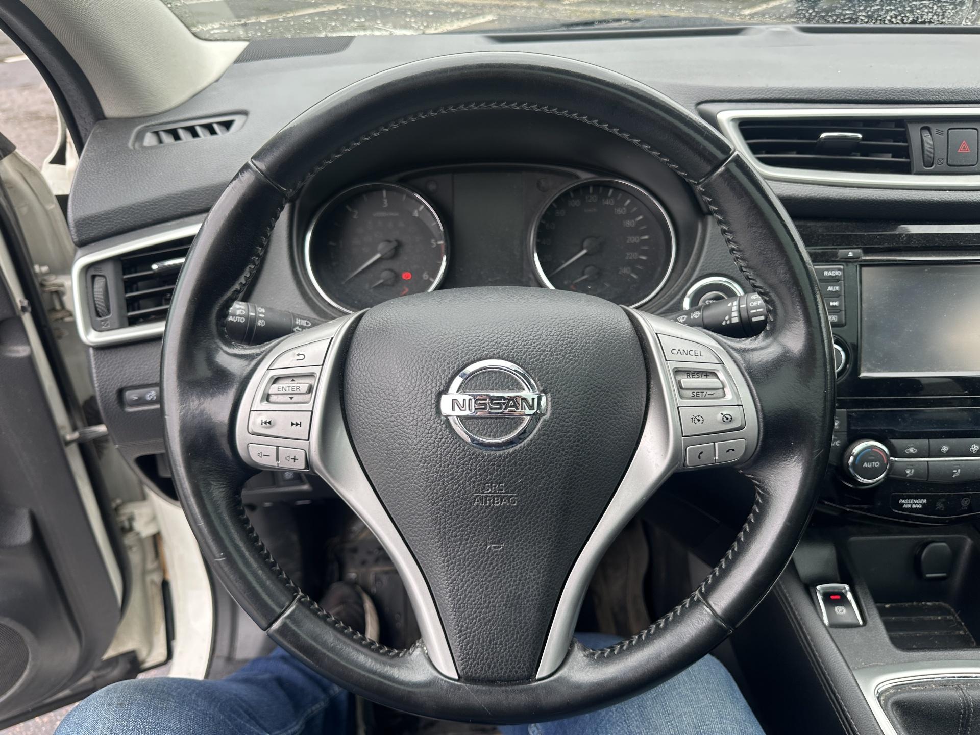 NISSAN Qashqai 2015