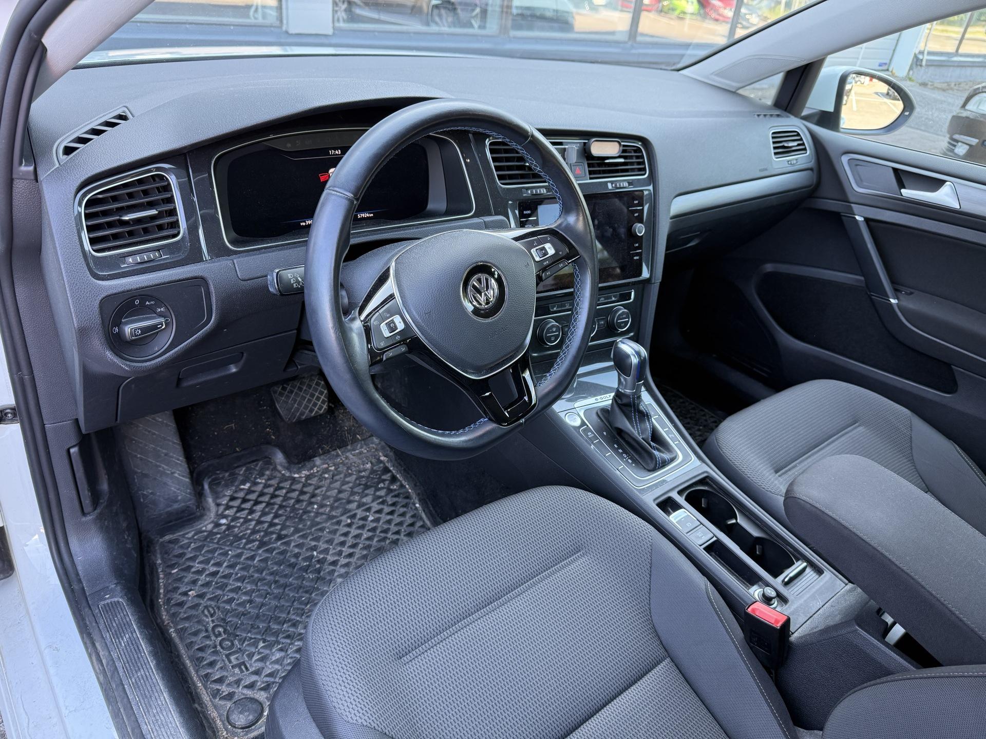 VOLKSWAGEN Golf 2019