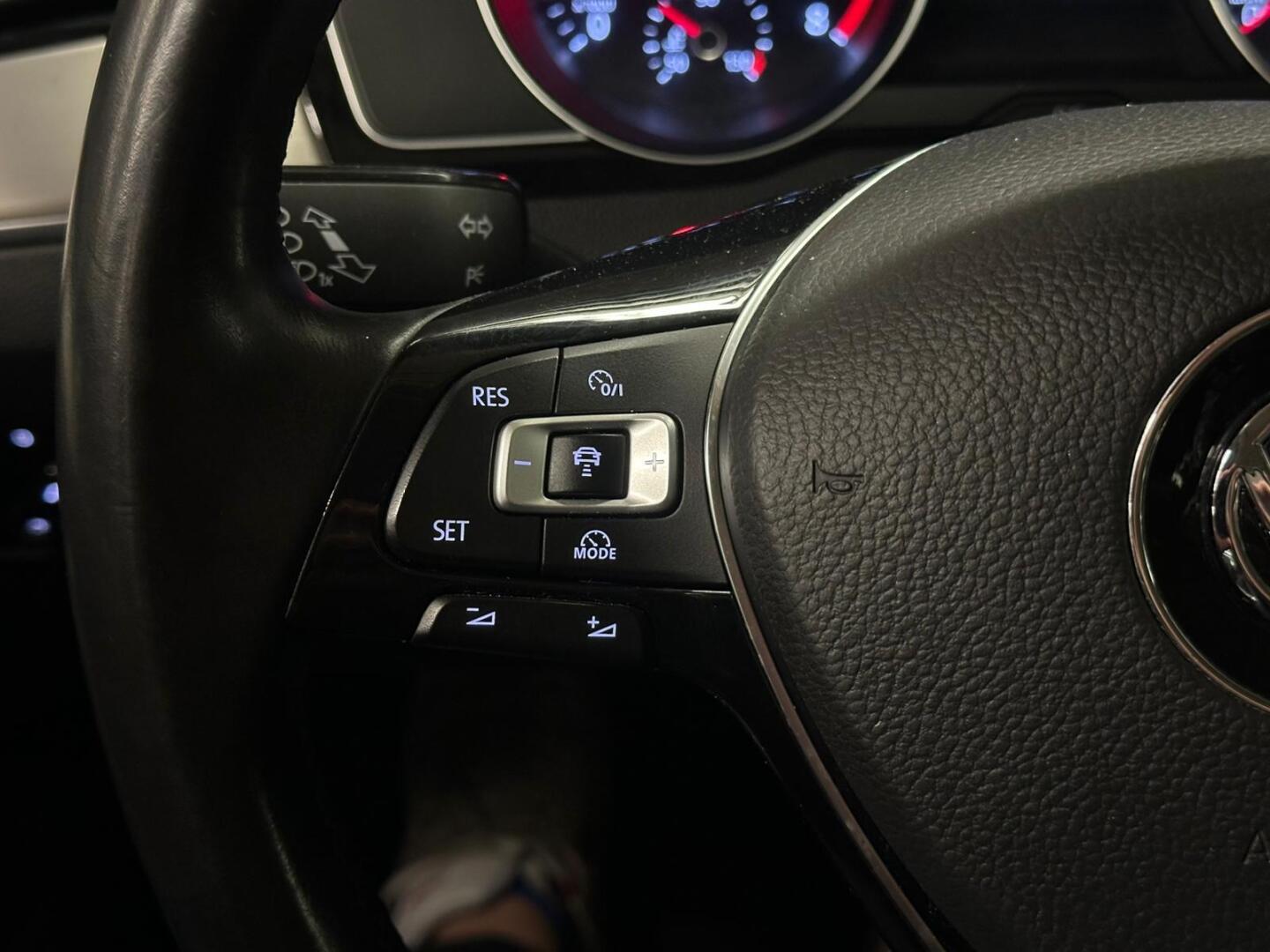 VOLKSWAGEN Passat 2016