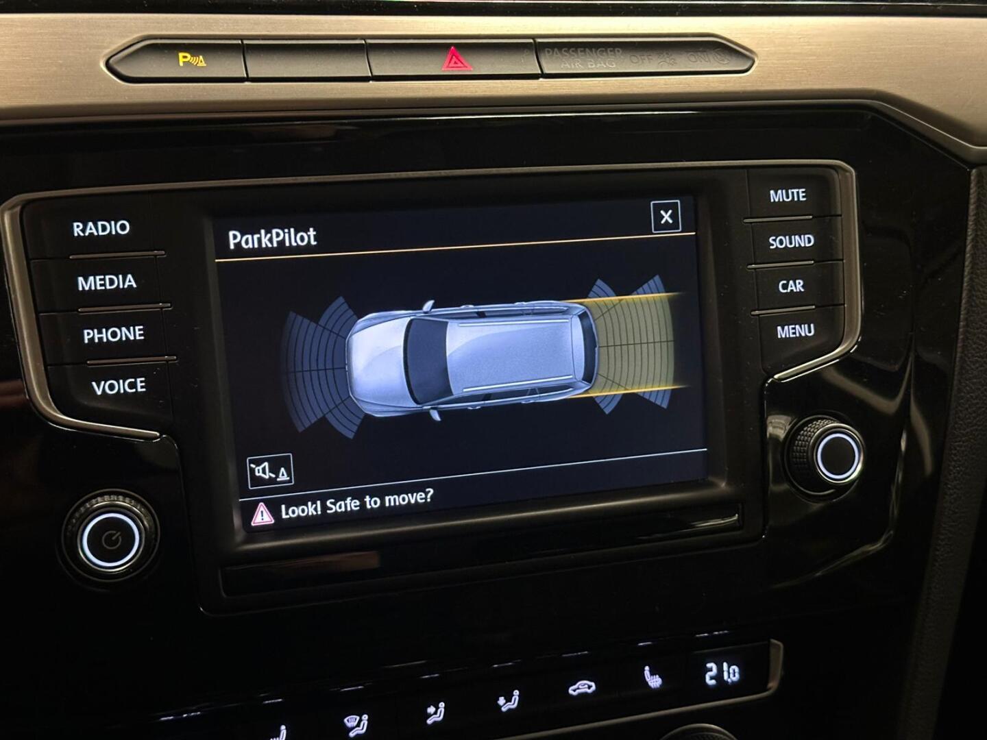 VOLKSWAGEN Passat 2016