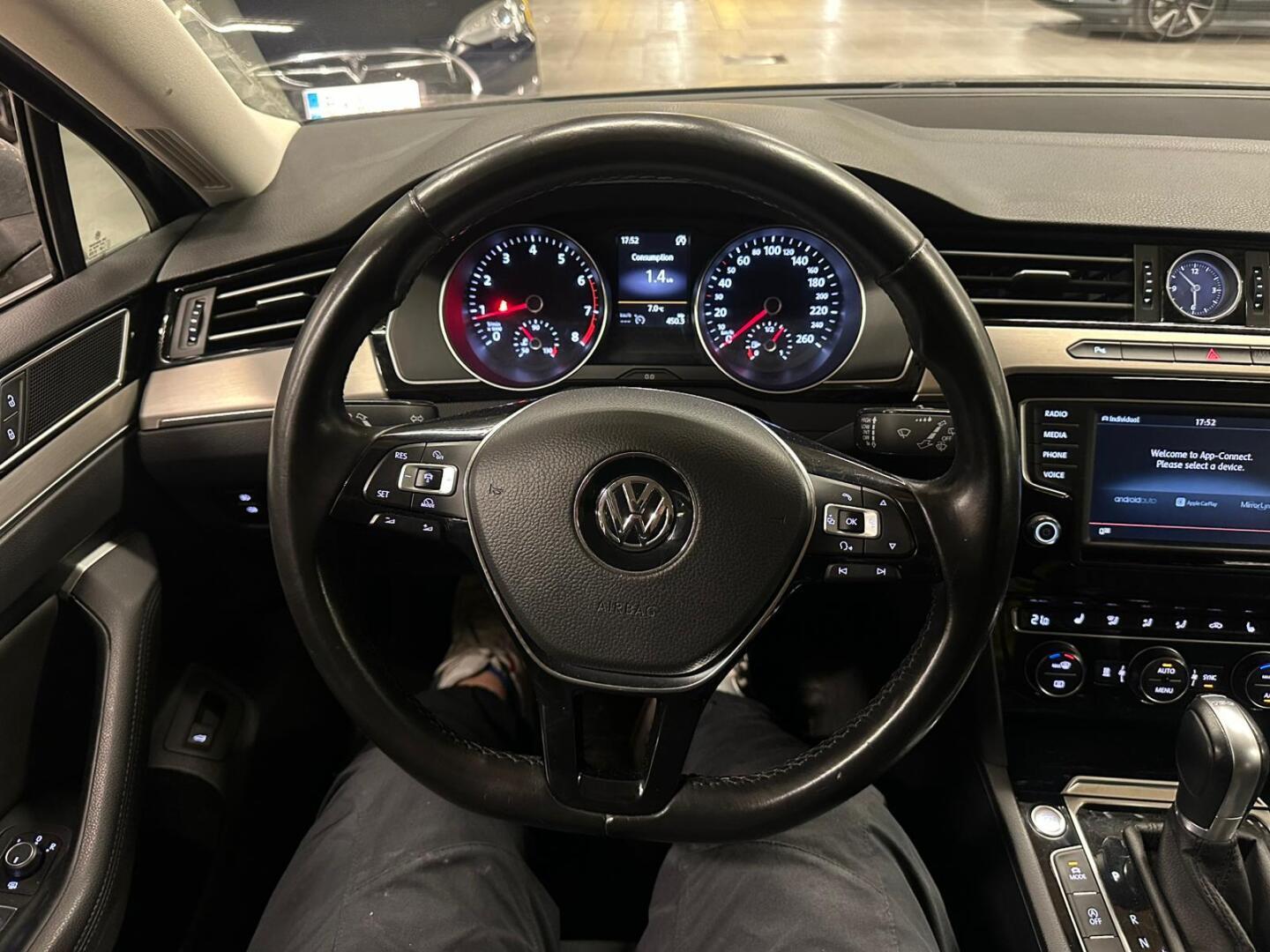 VOLKSWAGEN Passat 2016