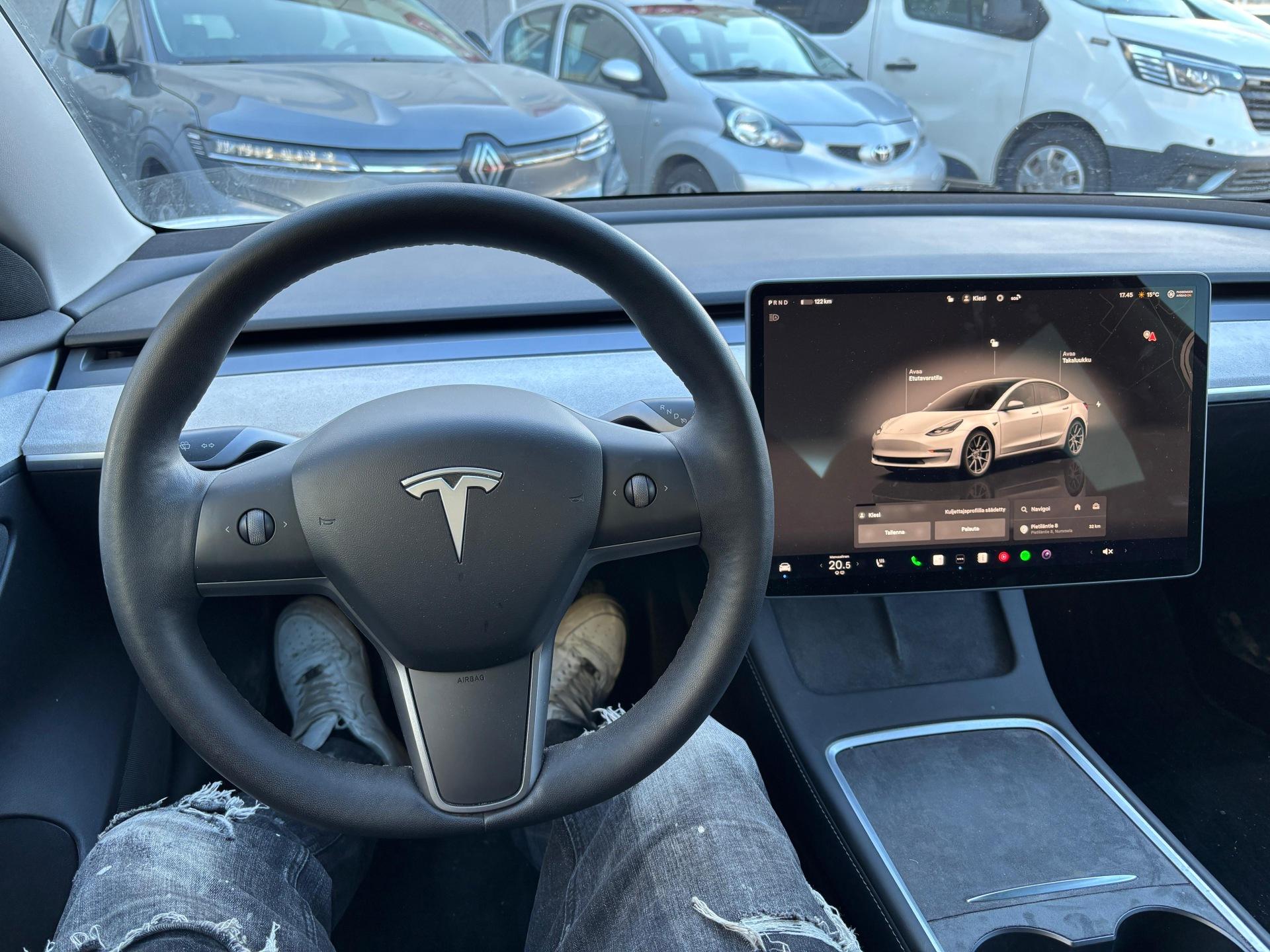 TESLA Model 3 2022