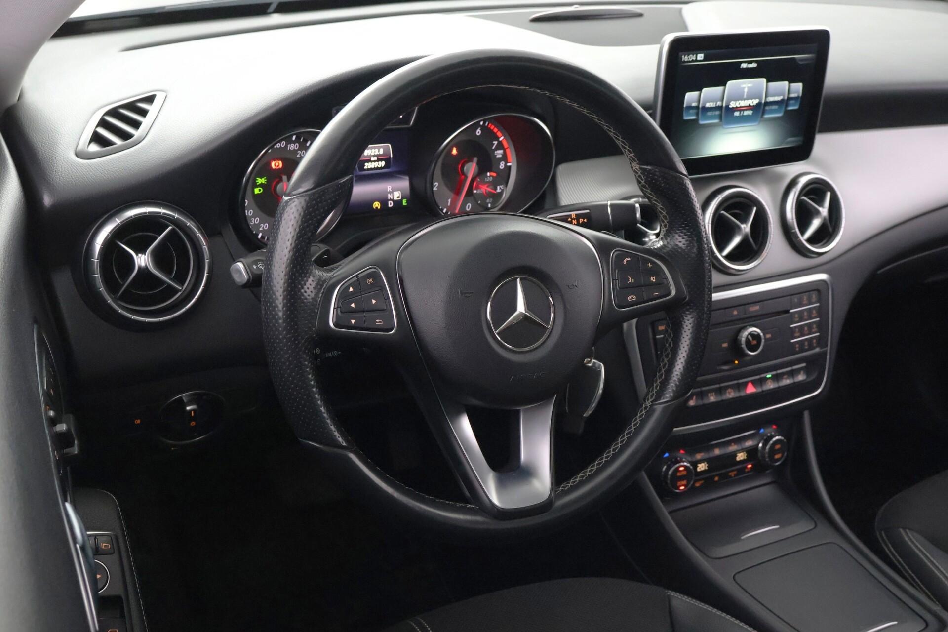 MERCEDES-BENZ CLA 2015