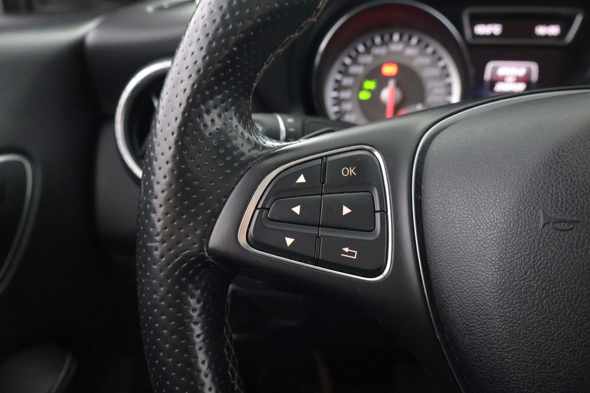 MERCEDES-BENZ CLA 2015