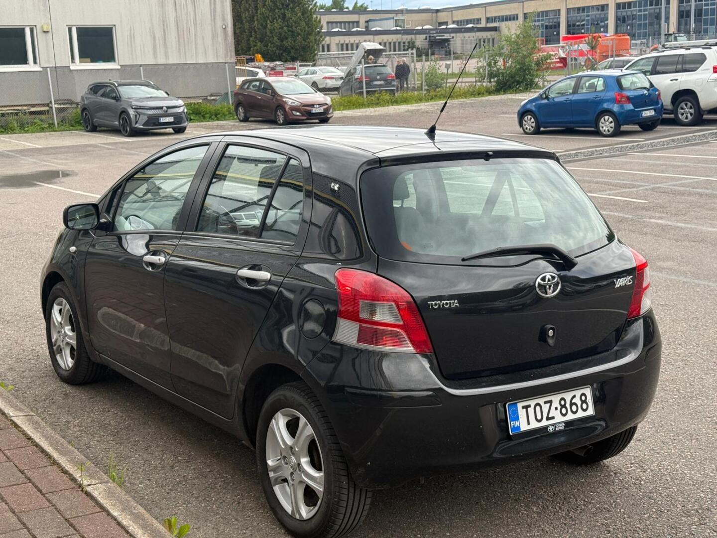 TOYOTA Yaris 2011