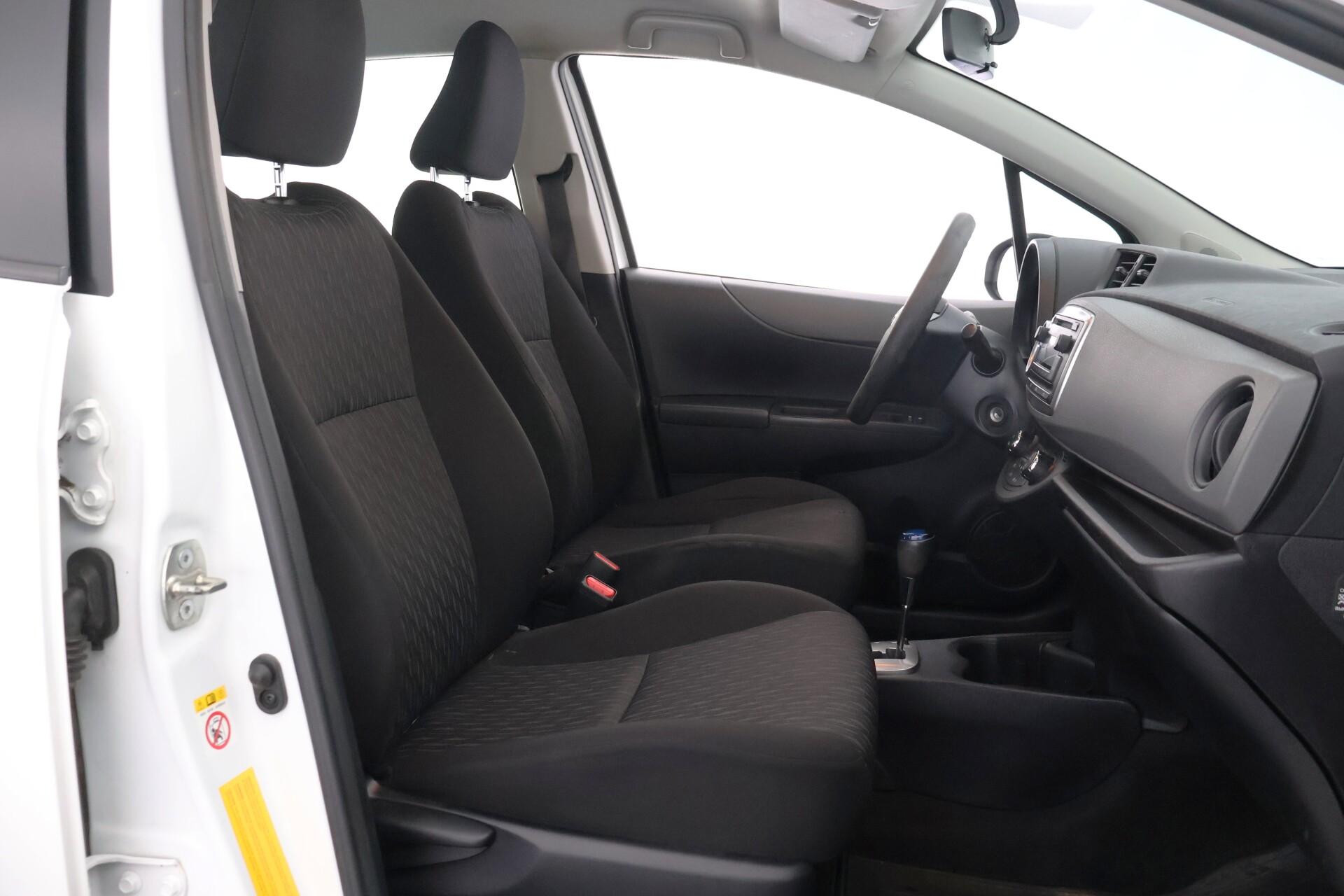 TOYOTA Yaris 2014