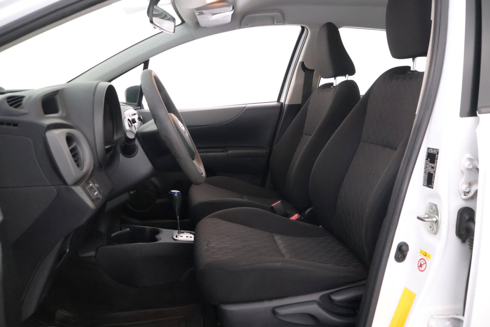 TOYOTA Yaris 2014