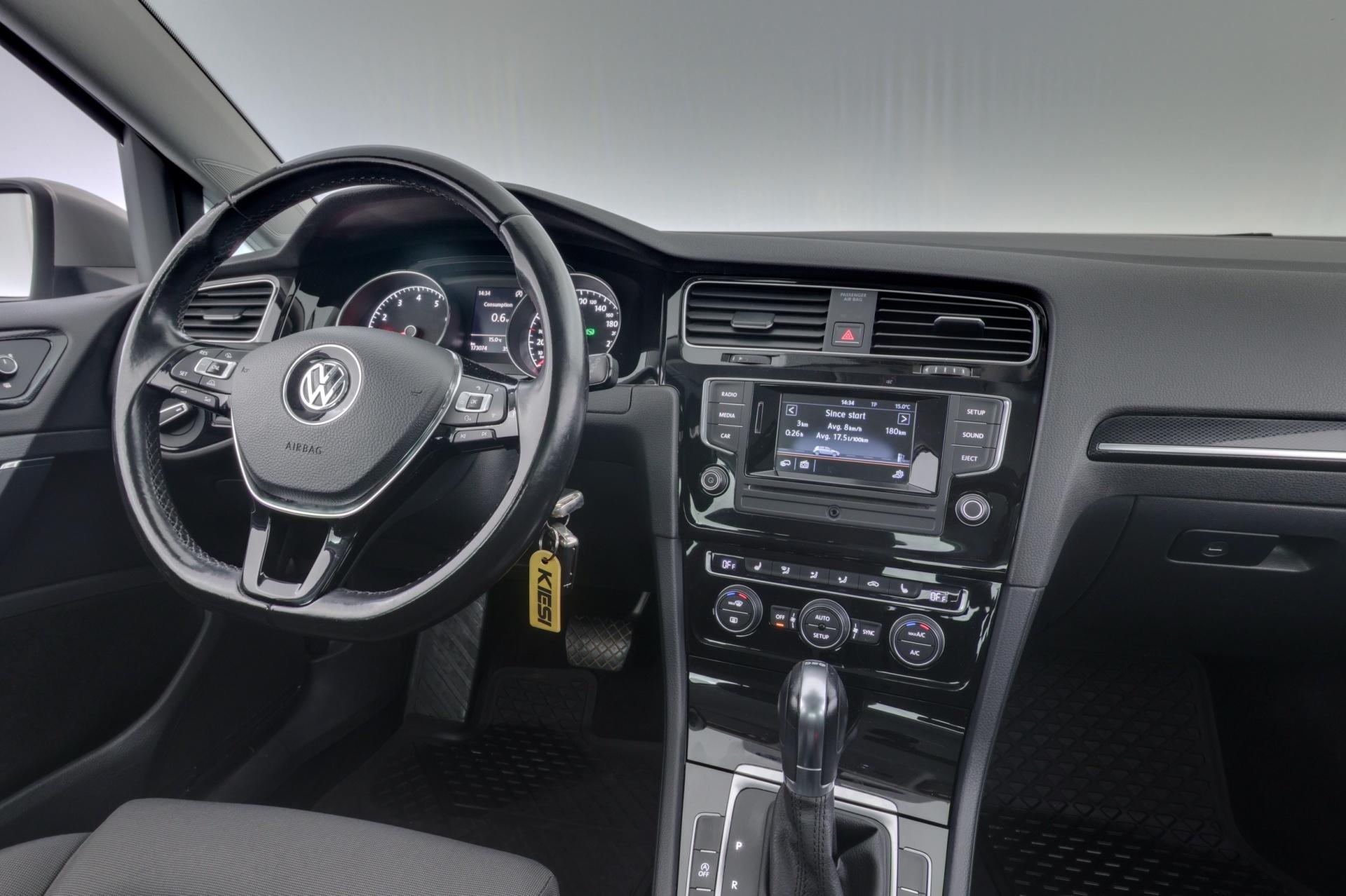 VOLKSWAGEN Golf 2014