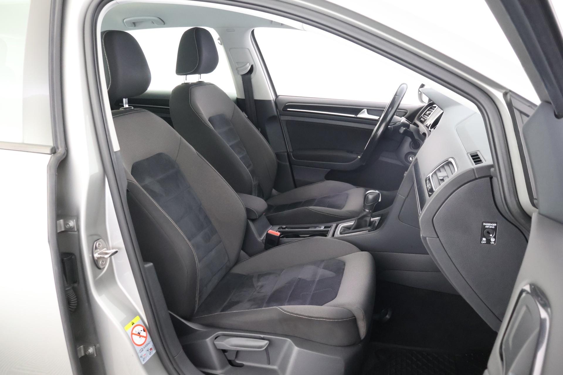 VOLKSWAGEN Golf 2014