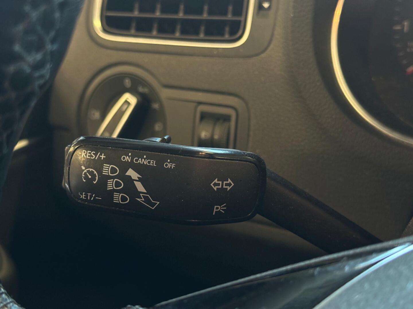 VOLKSWAGEN Polo 2017