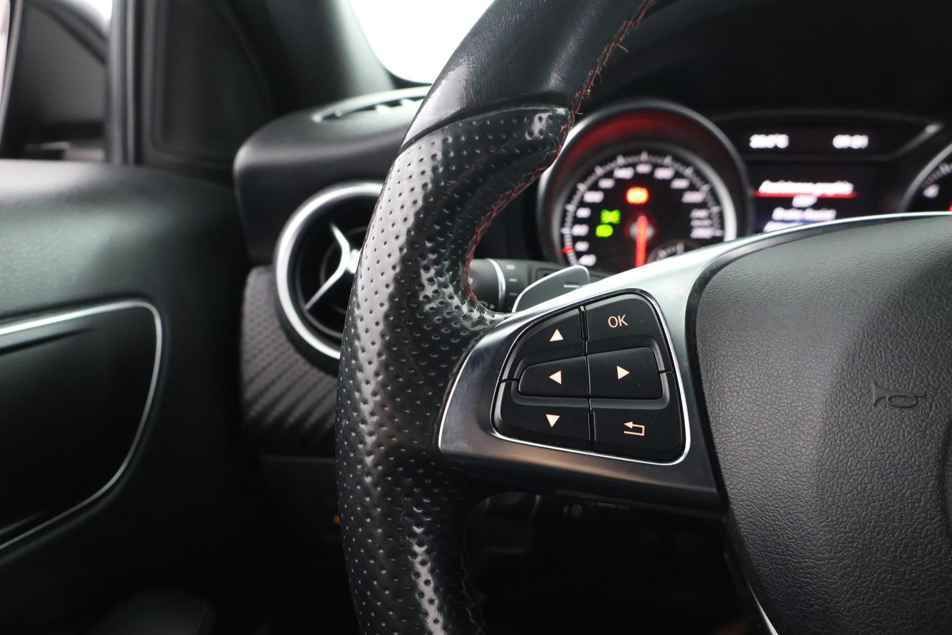 MERCEDES-BENZ A 2017