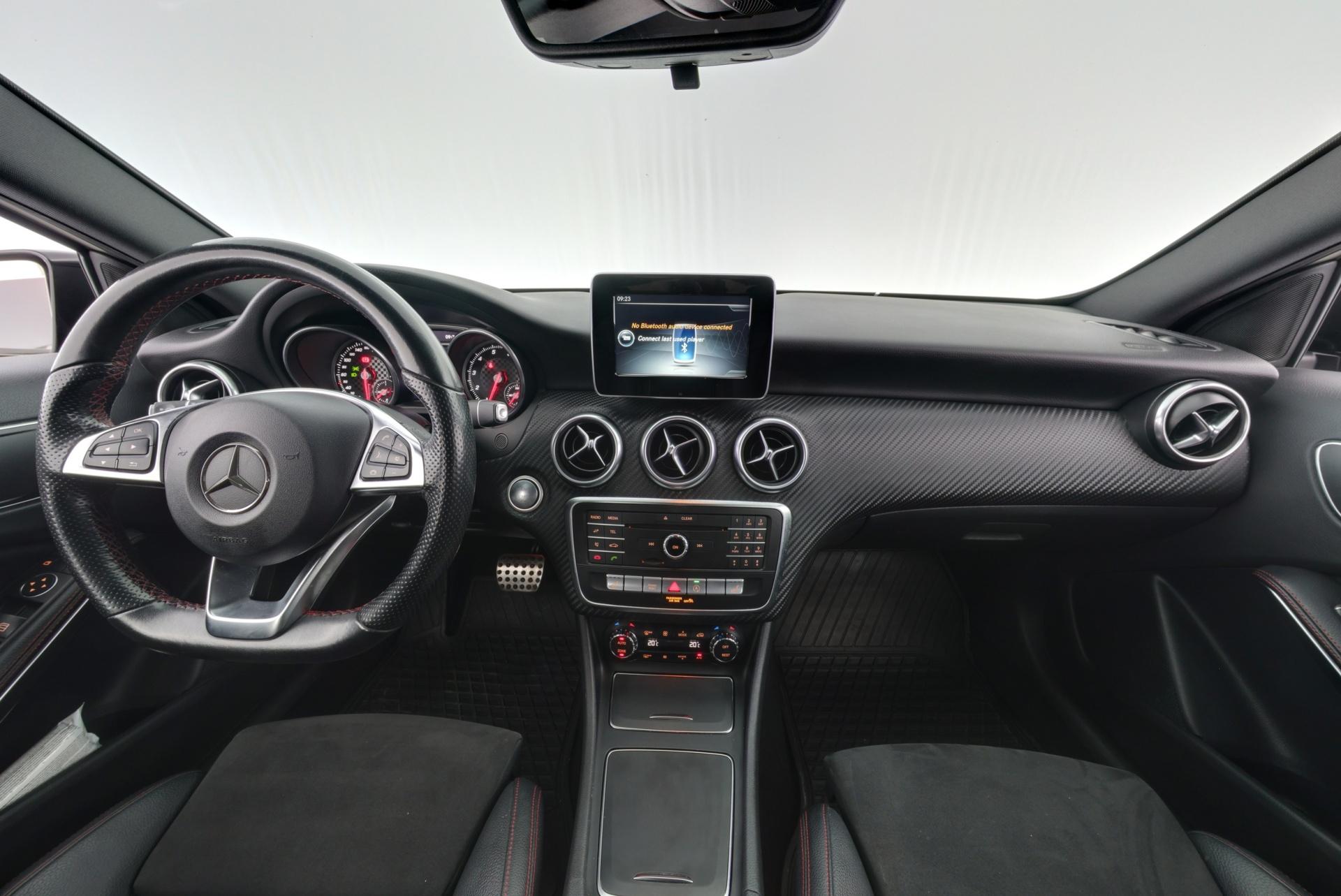 MERCEDES-BENZ A 2017