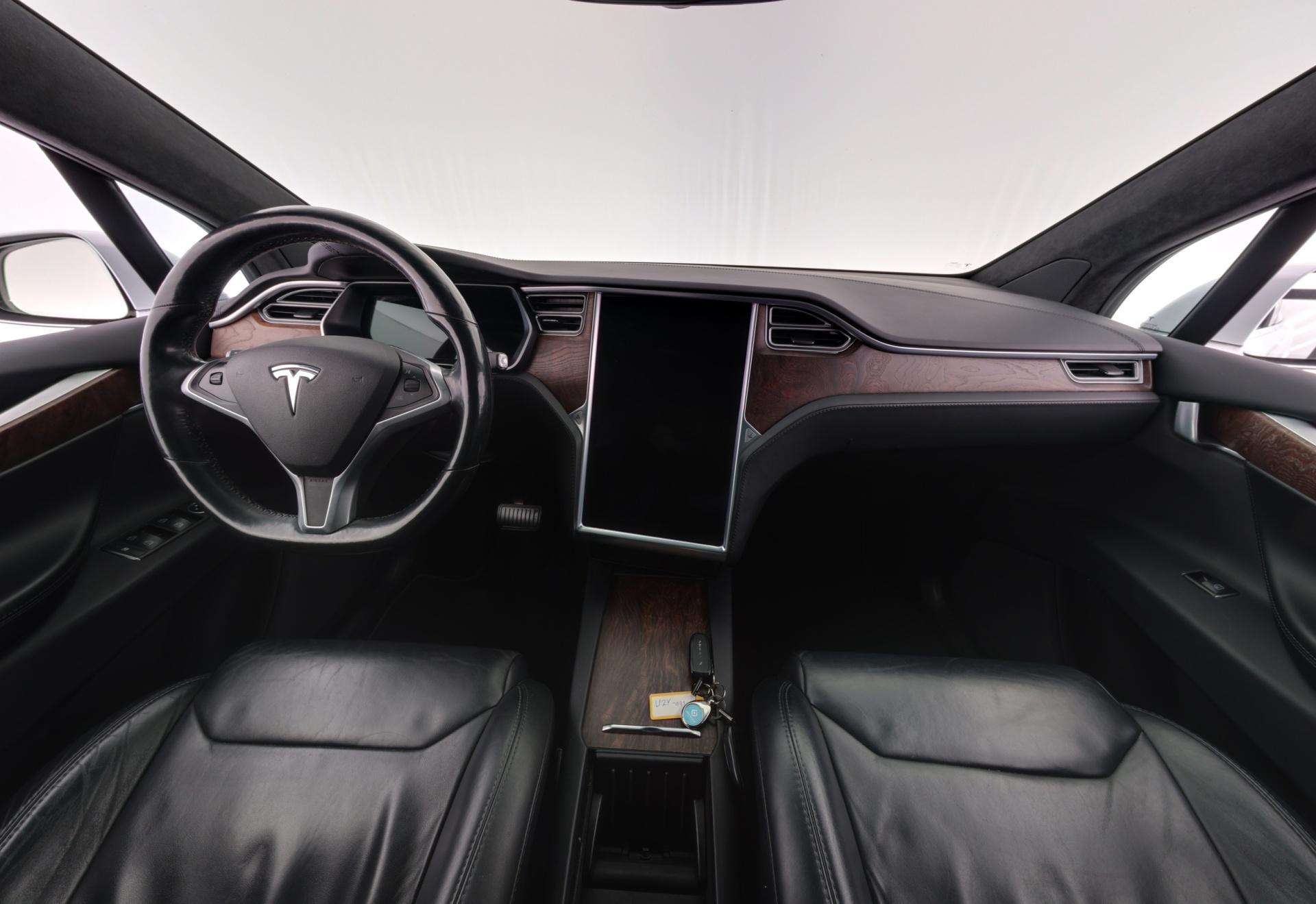 TESLA Model X 2017