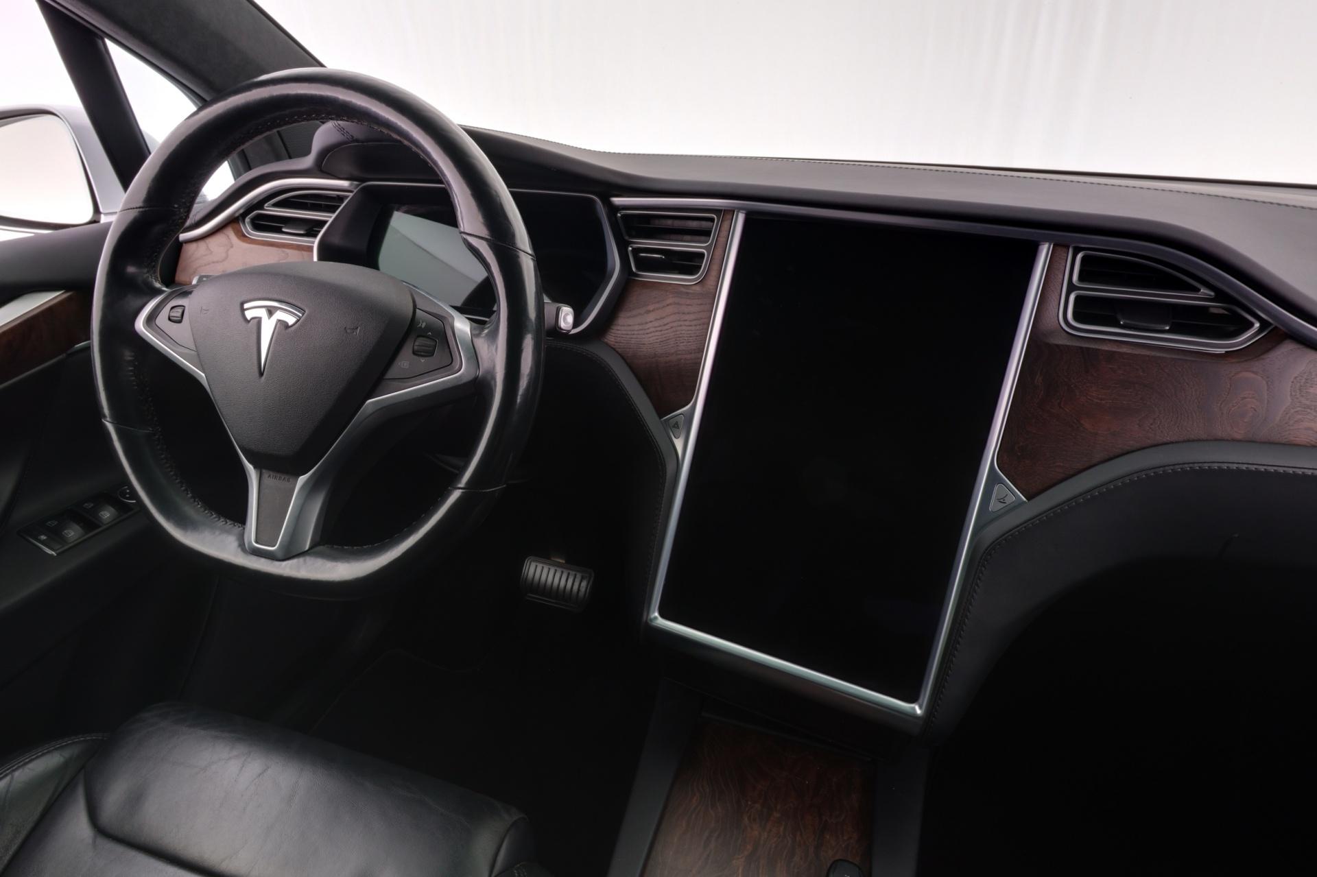 TESLA Model X 2017