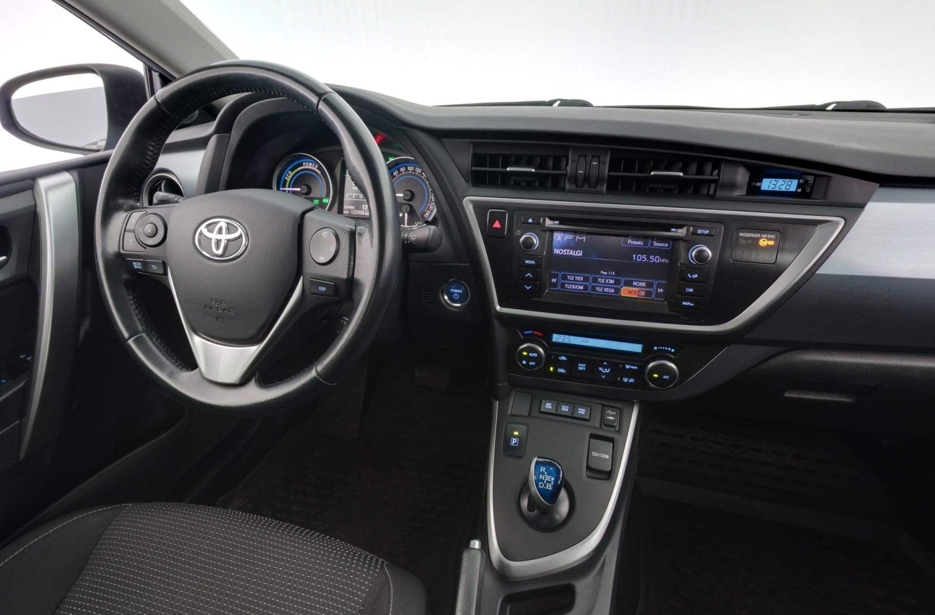 TOYOTA Auris 2013