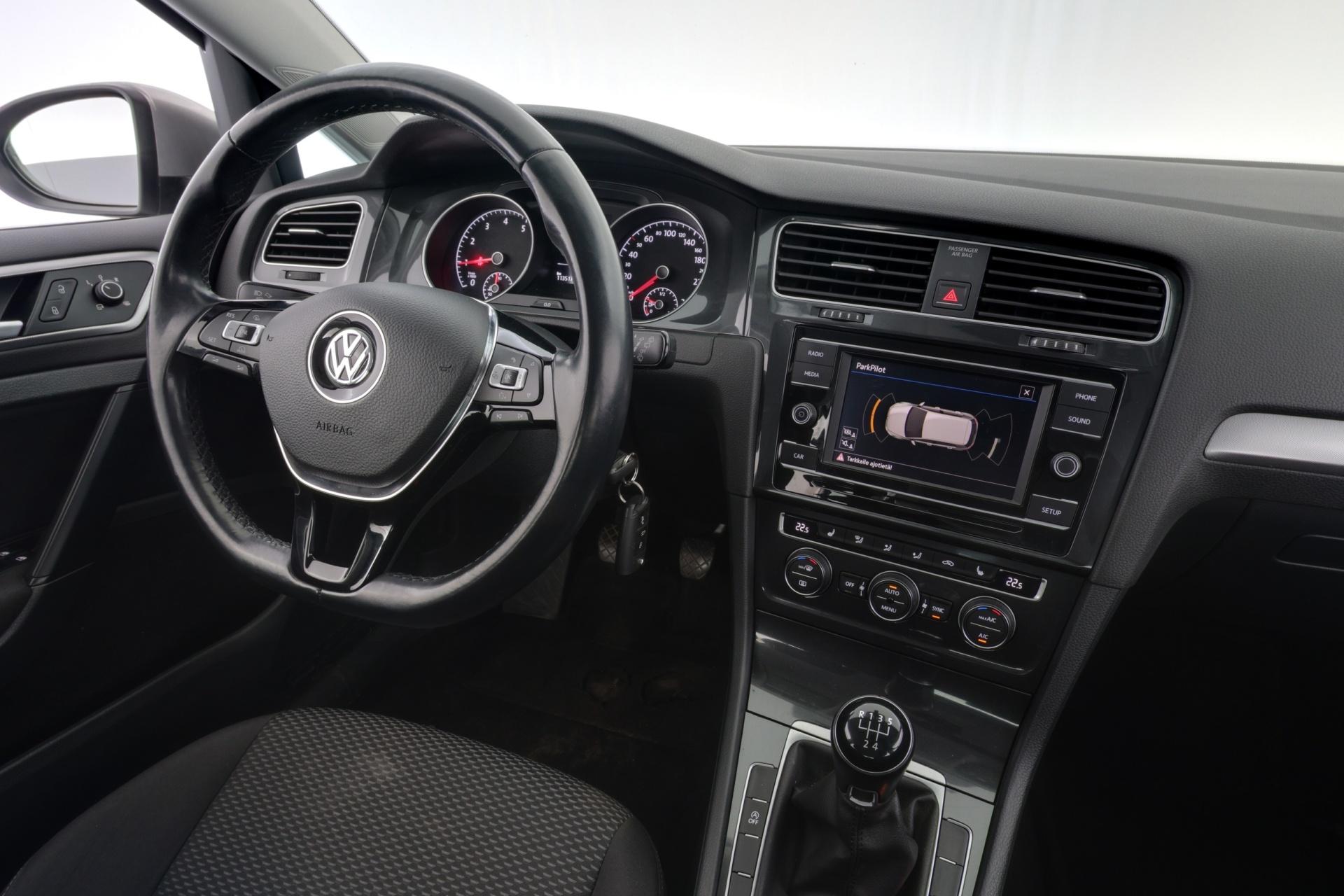 VOLKSWAGEN Golf 2018