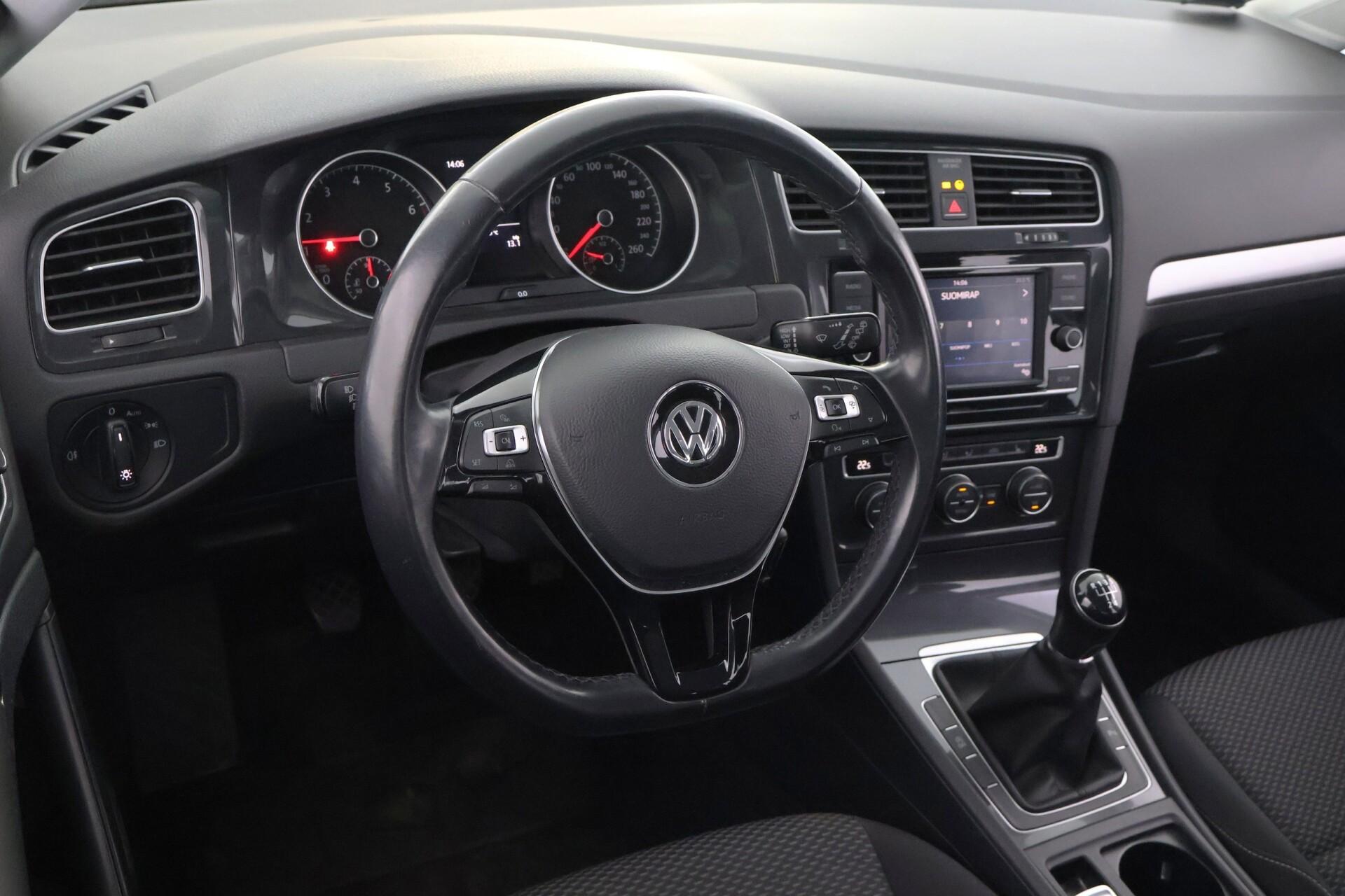 VOLKSWAGEN Golf 2018