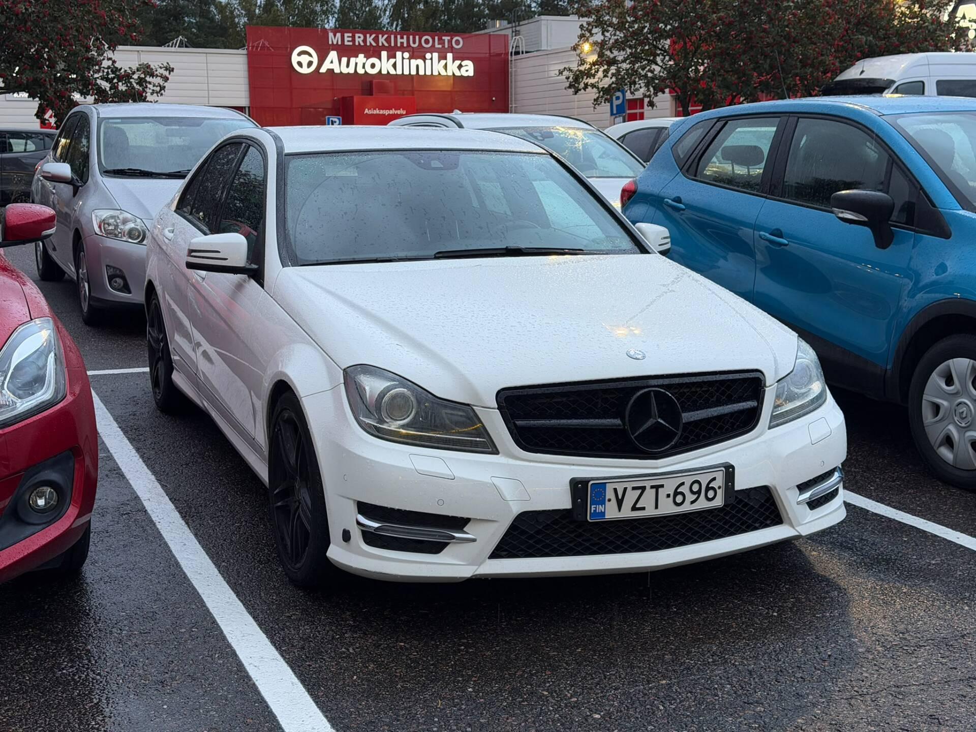 MERCEDES-BENZ C 2014