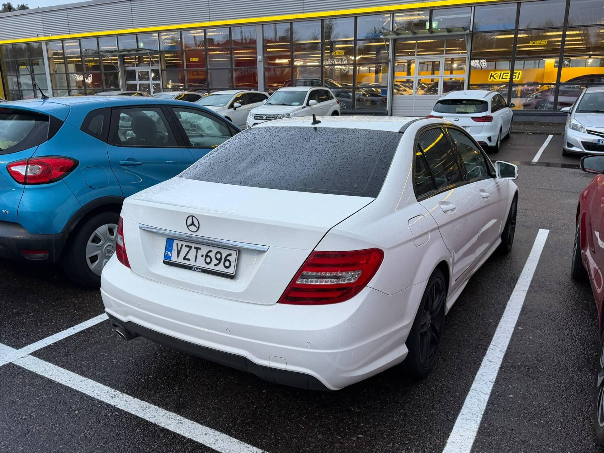 MERCEDES-BENZ C 2014