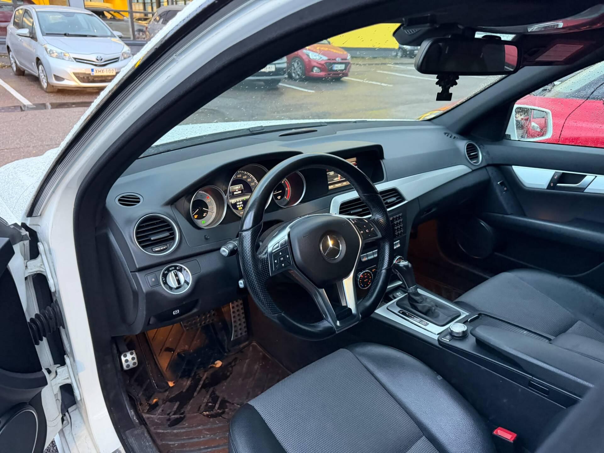 MERCEDES-BENZ C 2014