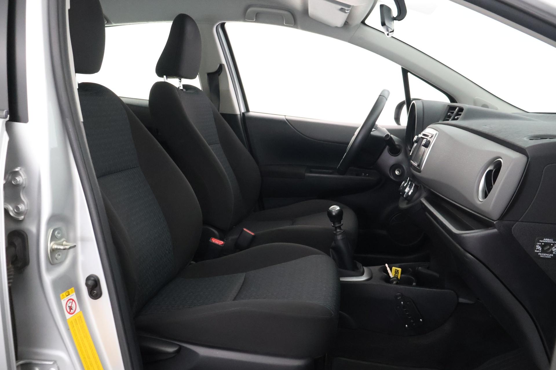 TOYOTA Yaris 2013