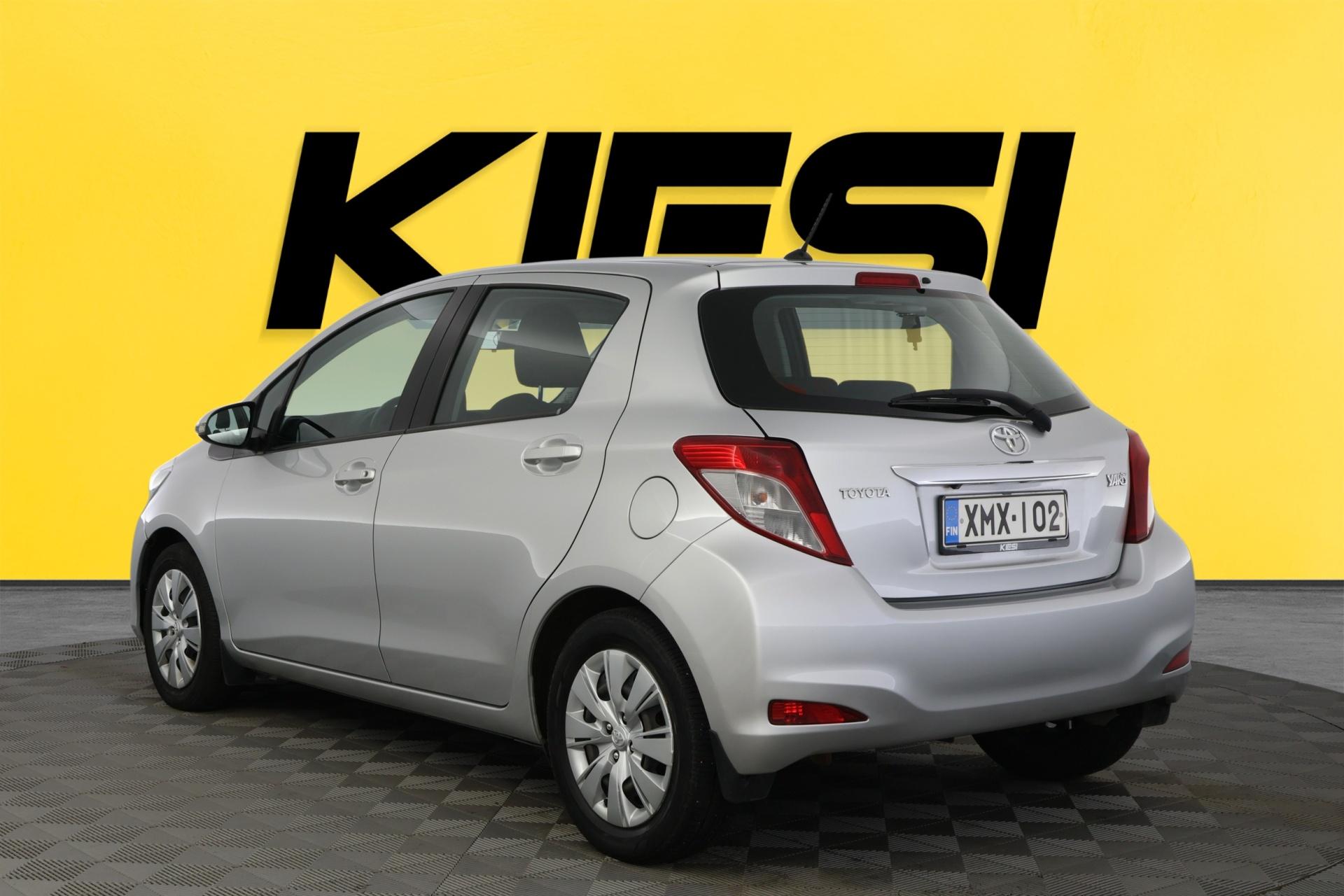 TOYOTA Yaris 2013