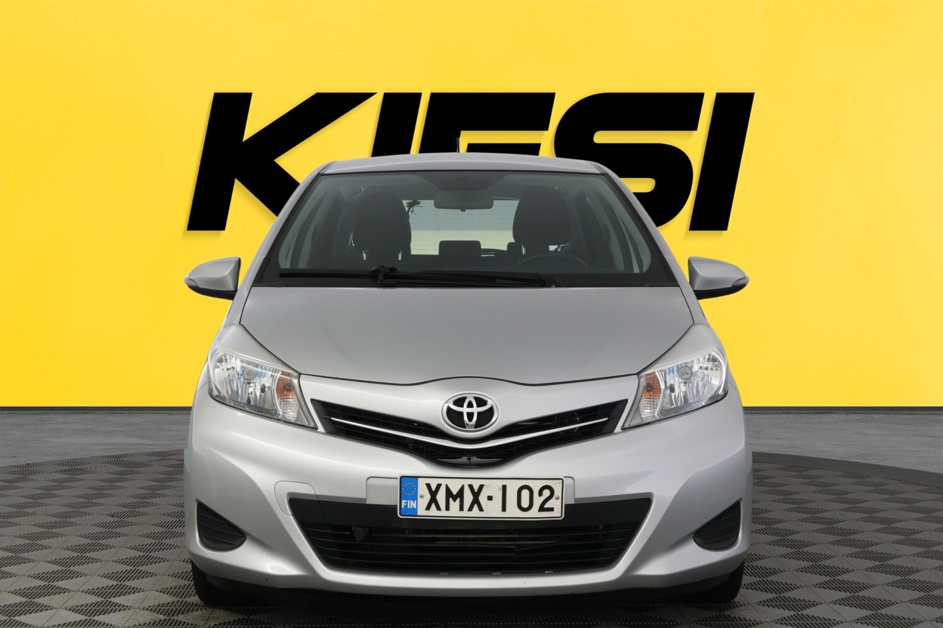TOYOTA Yaris 2013