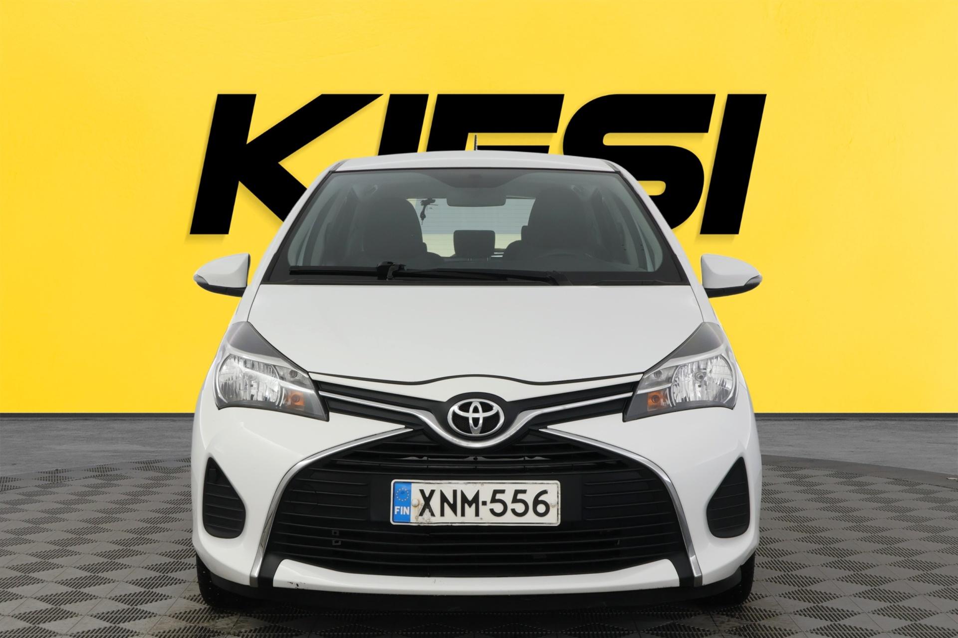TOYOTA Yaris 2015