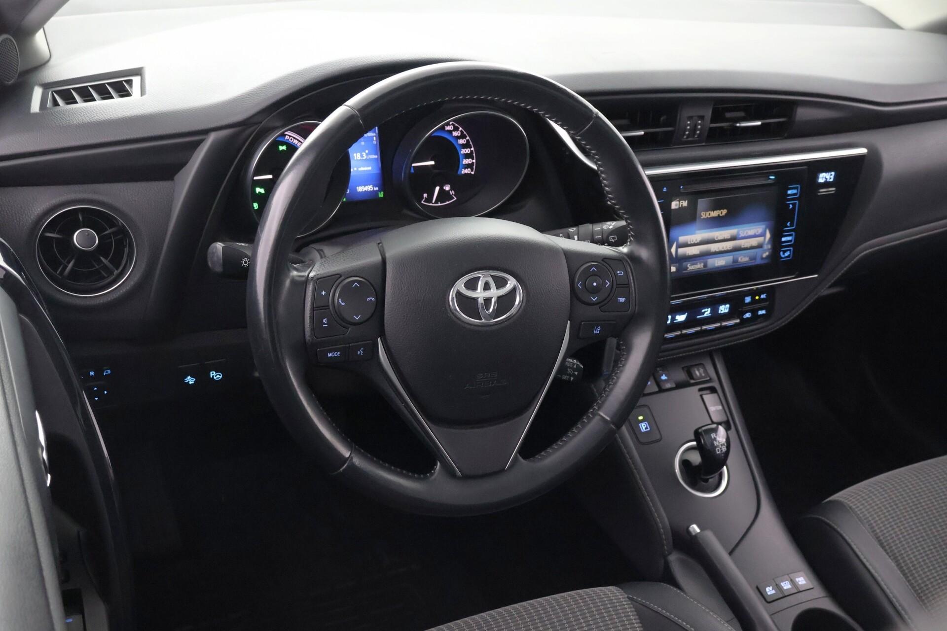 TOYOTA Auris 2016
