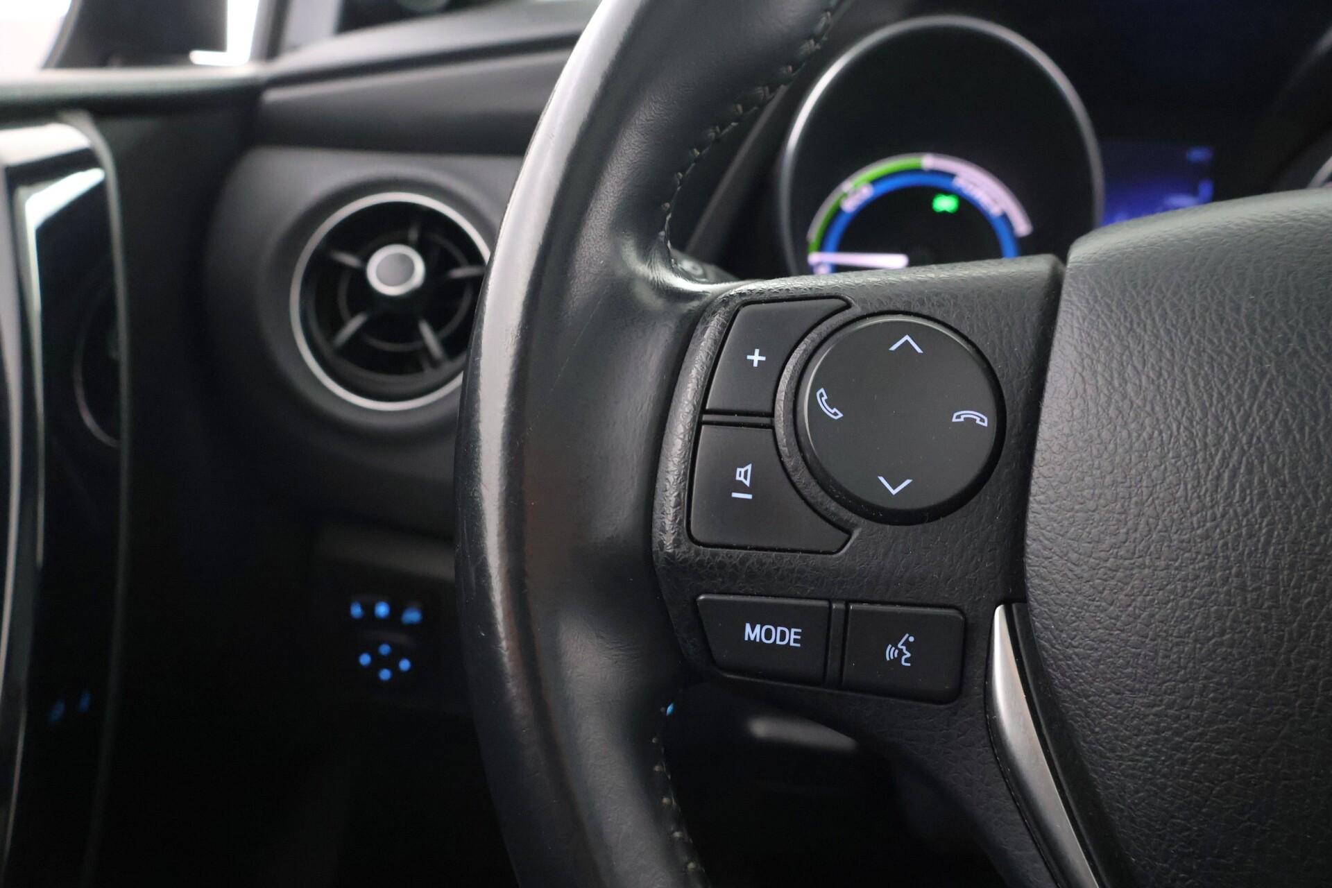TOYOTA Auris 2016