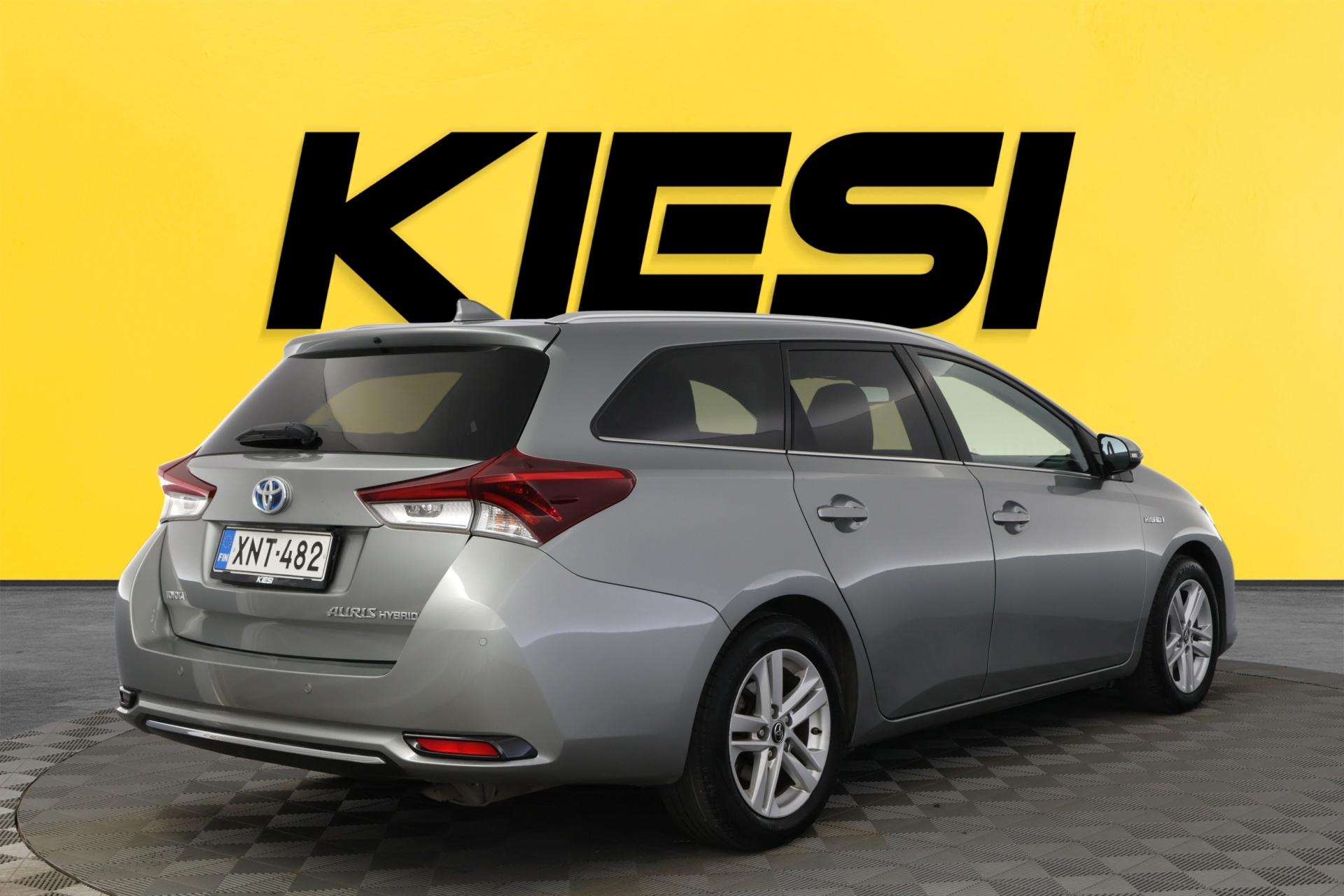TOYOTA Auris 2016