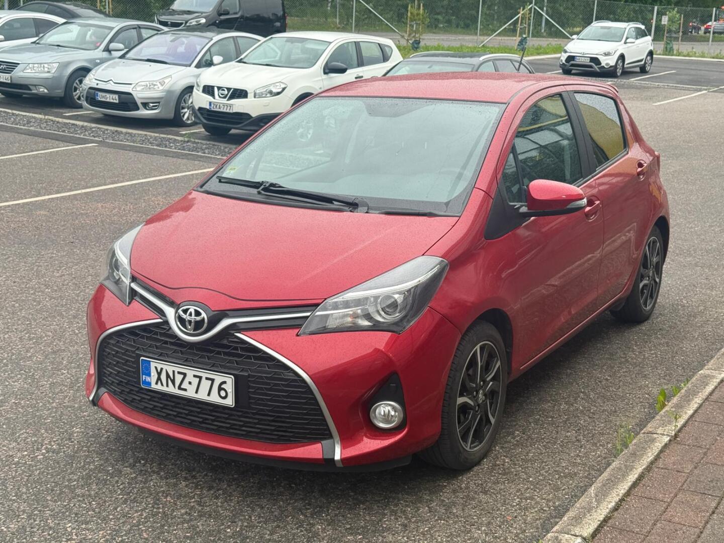 TOYOTA Yaris 2016