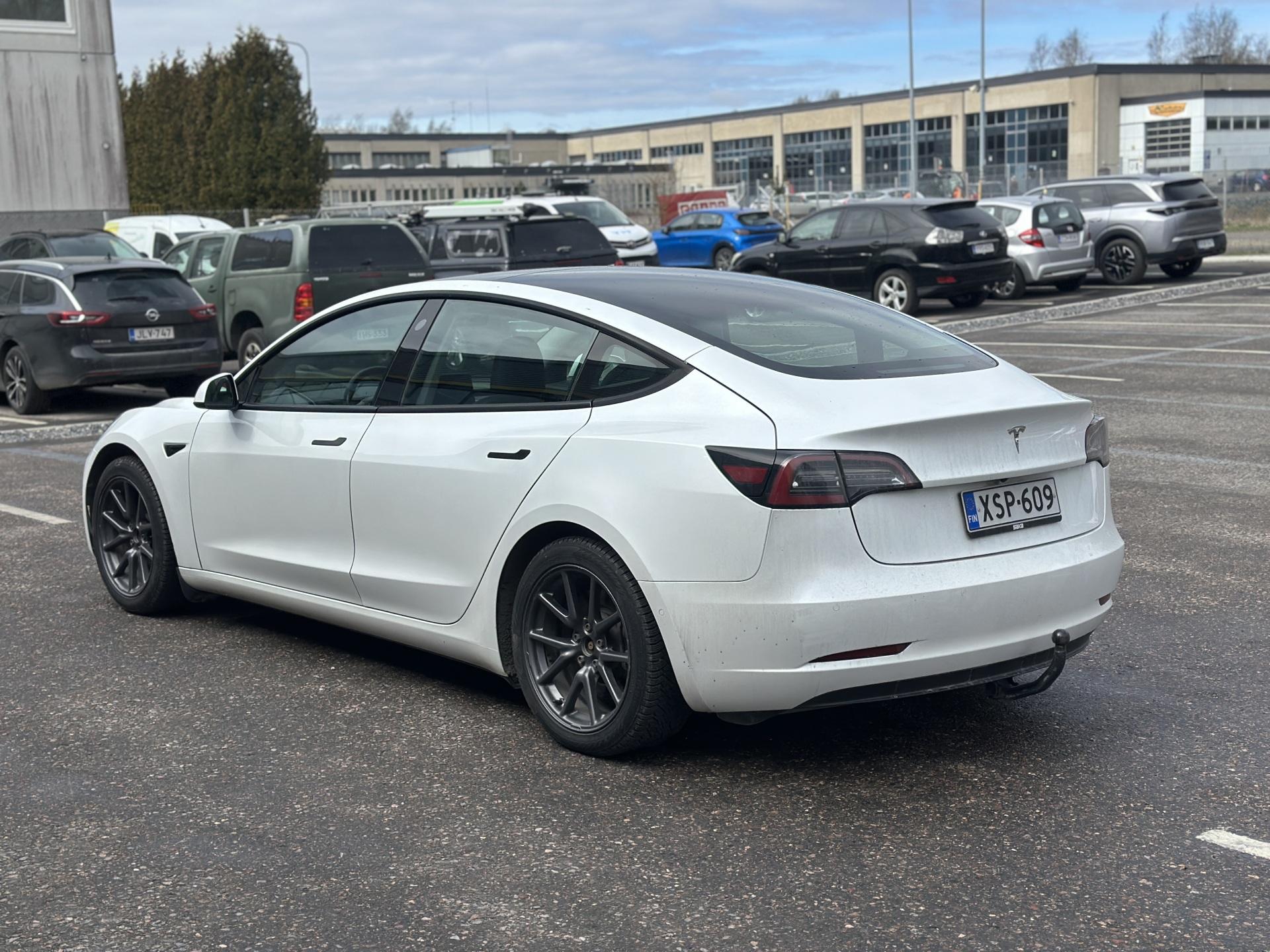 TESLA Model 3 2021