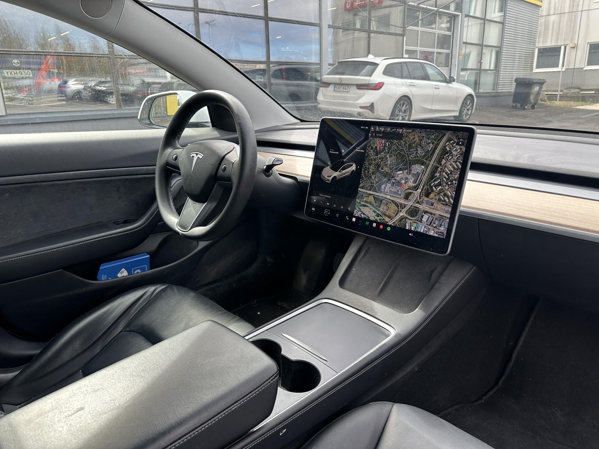 TESLA Model 3 2021