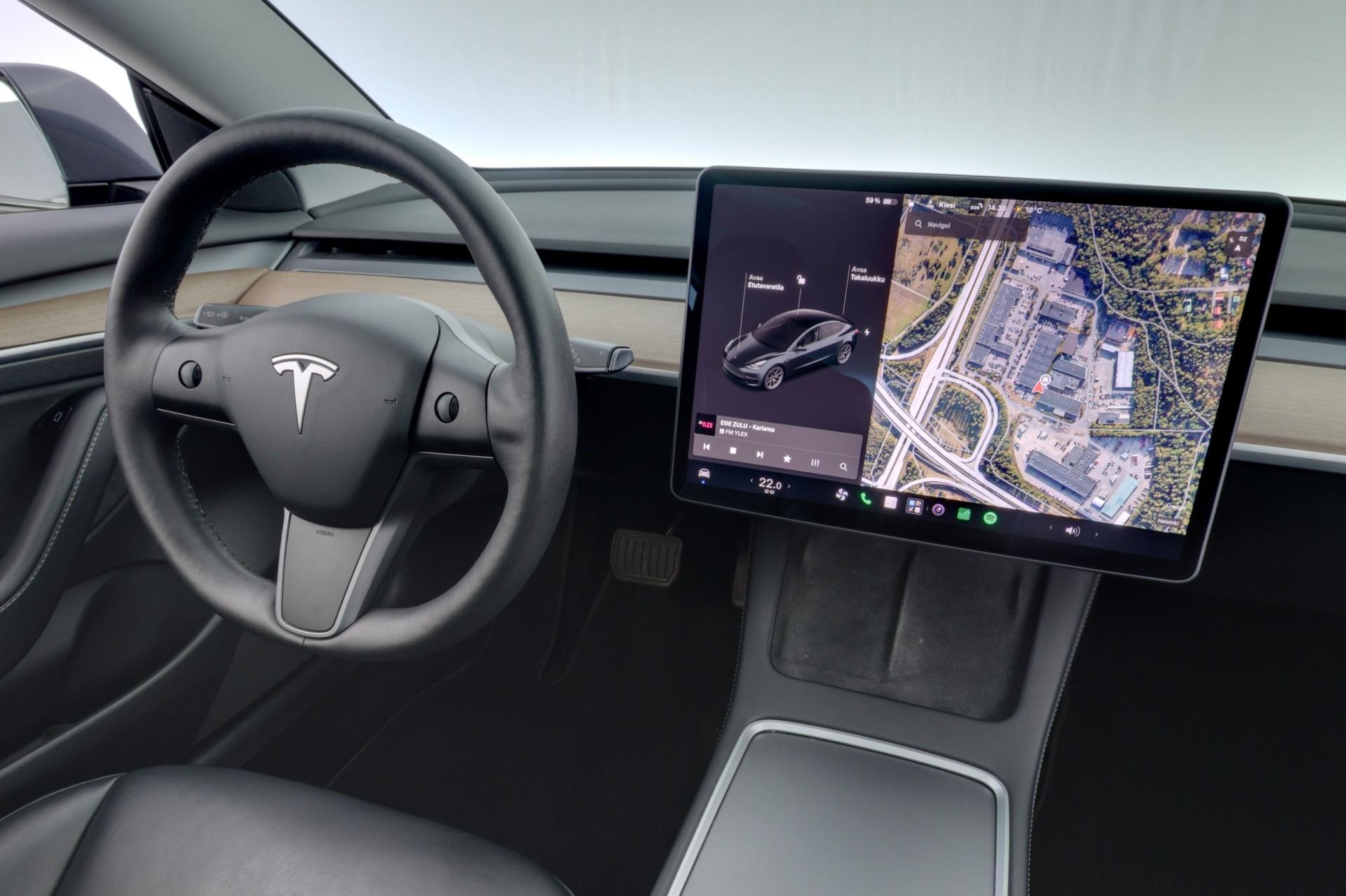 TESLA Model 3 2021