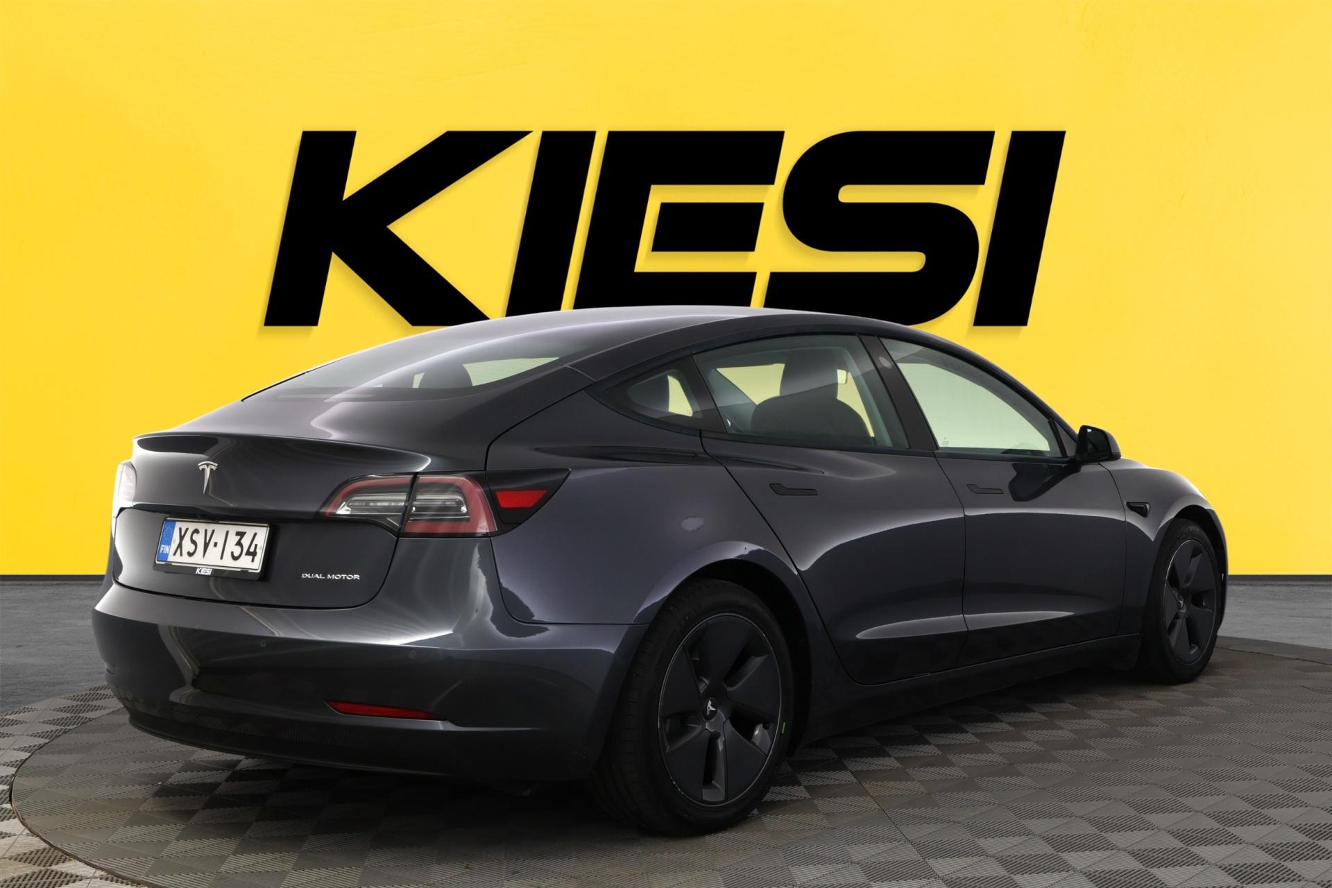 TESLA Model 3 2021