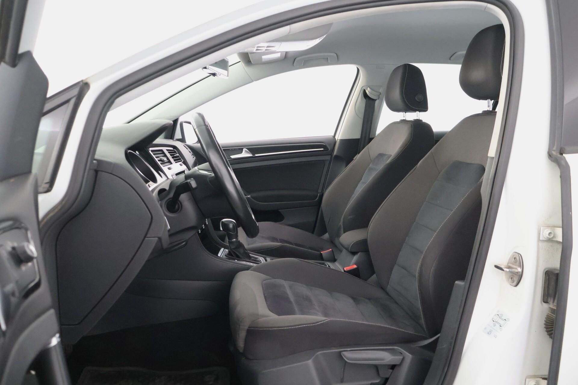 VOLKSWAGEN Golf 2014