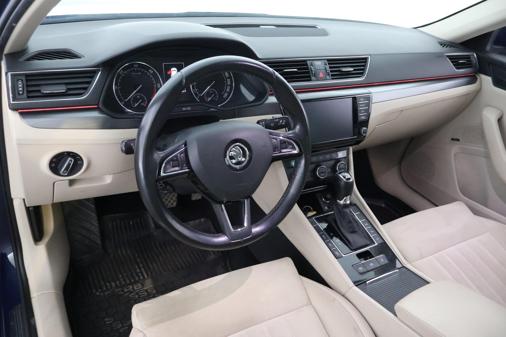 SKODA Superb 2016