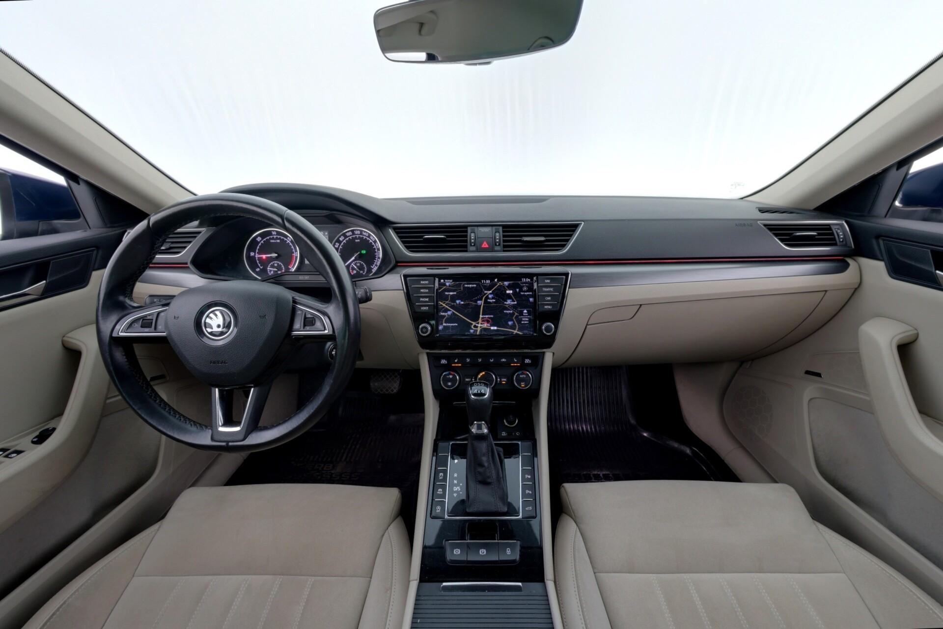 SKODA Superb 2016