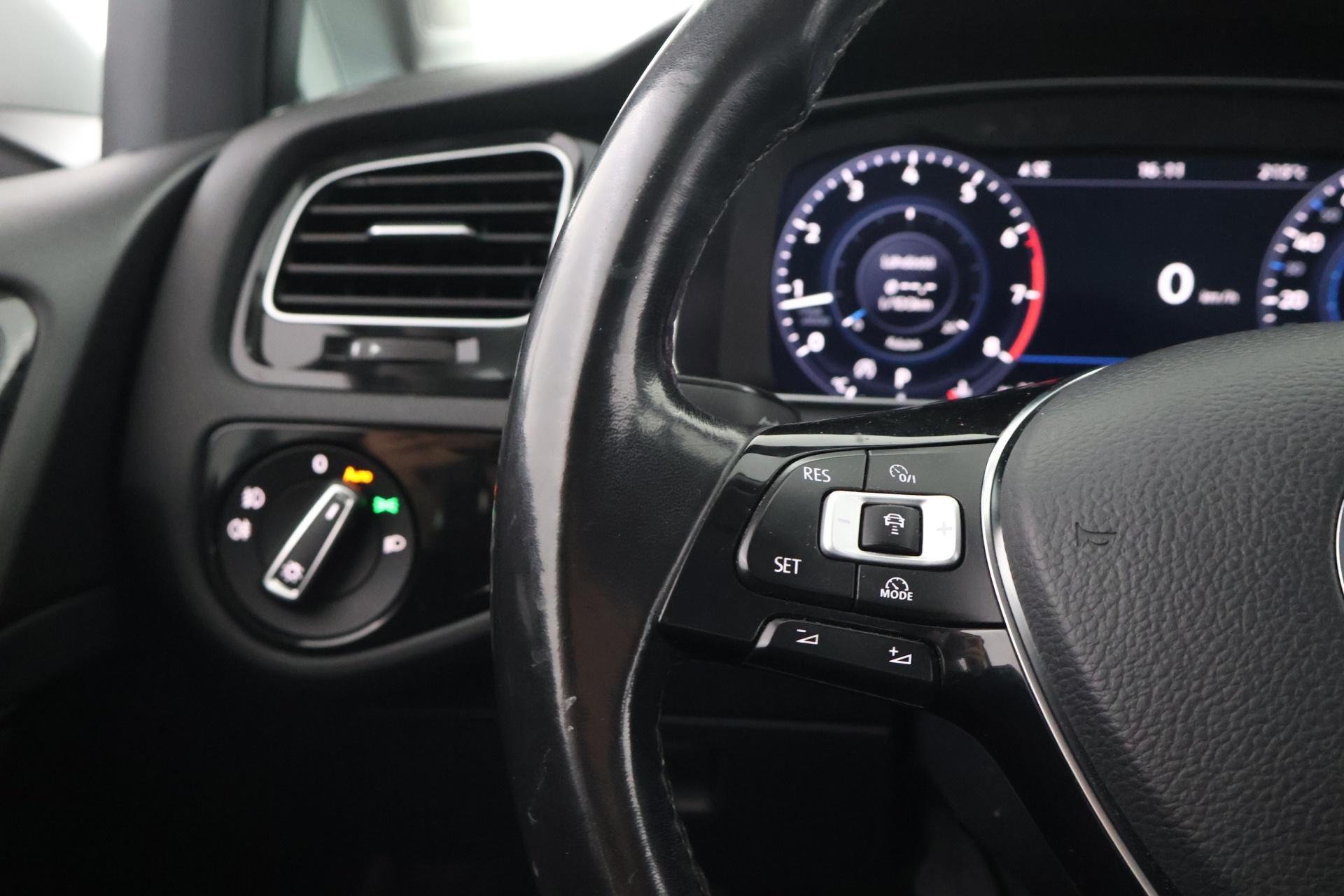 VOLKSWAGEN Golf 2017