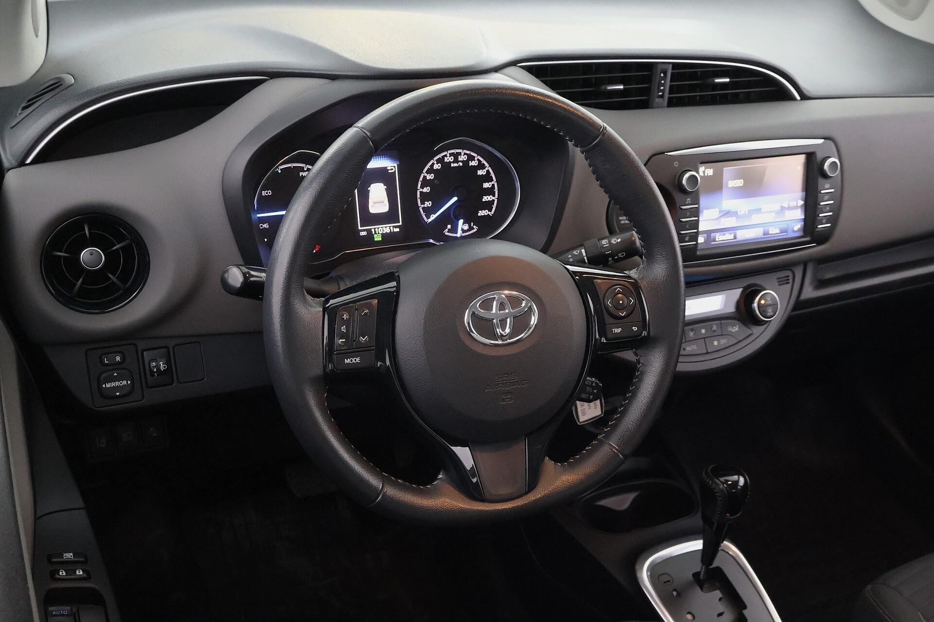 TOYOTA Yaris 2018